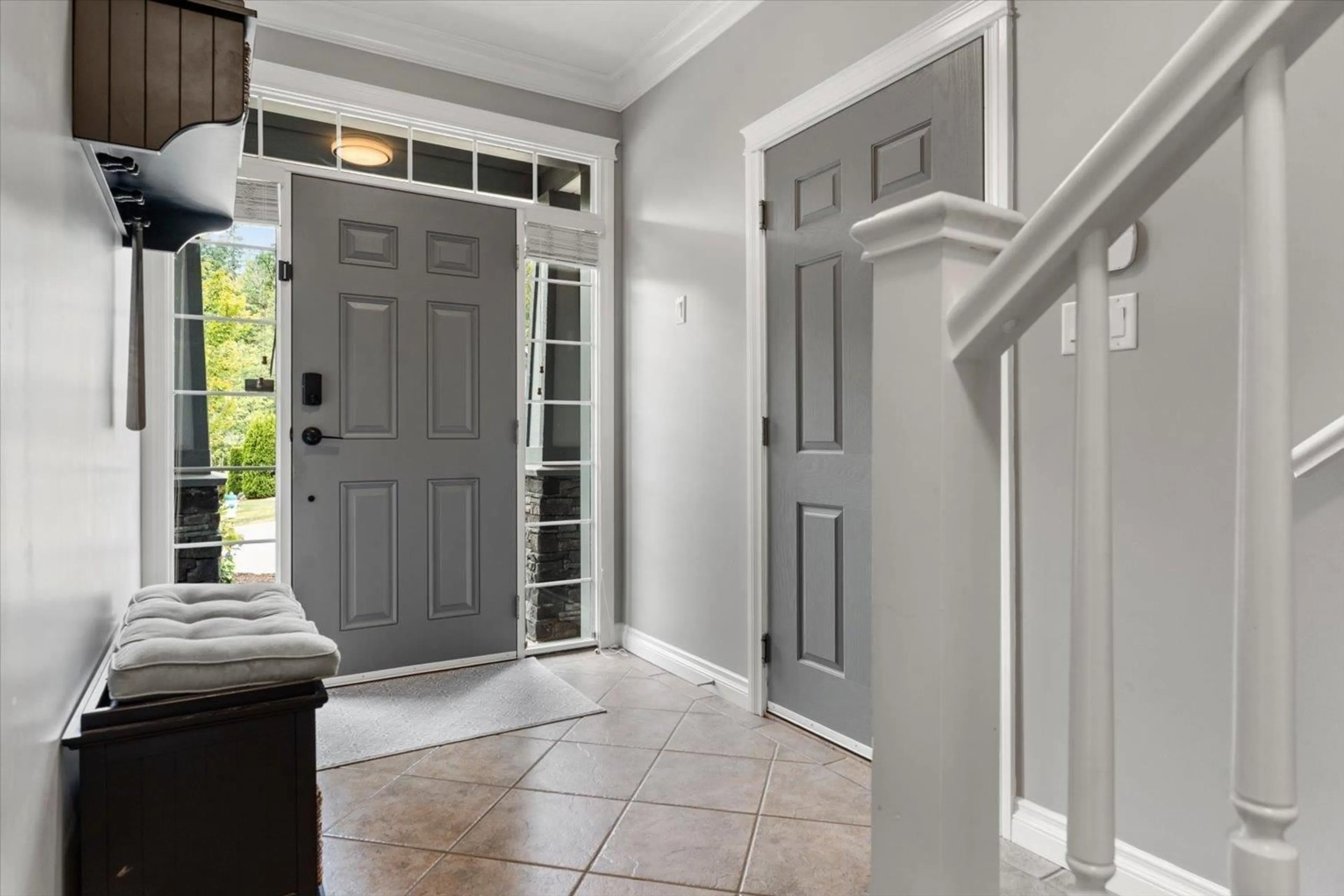 Indoor entryway for 36322 WESTMINSTER DRIVE, Abbotsford British Columbia V3G3C7