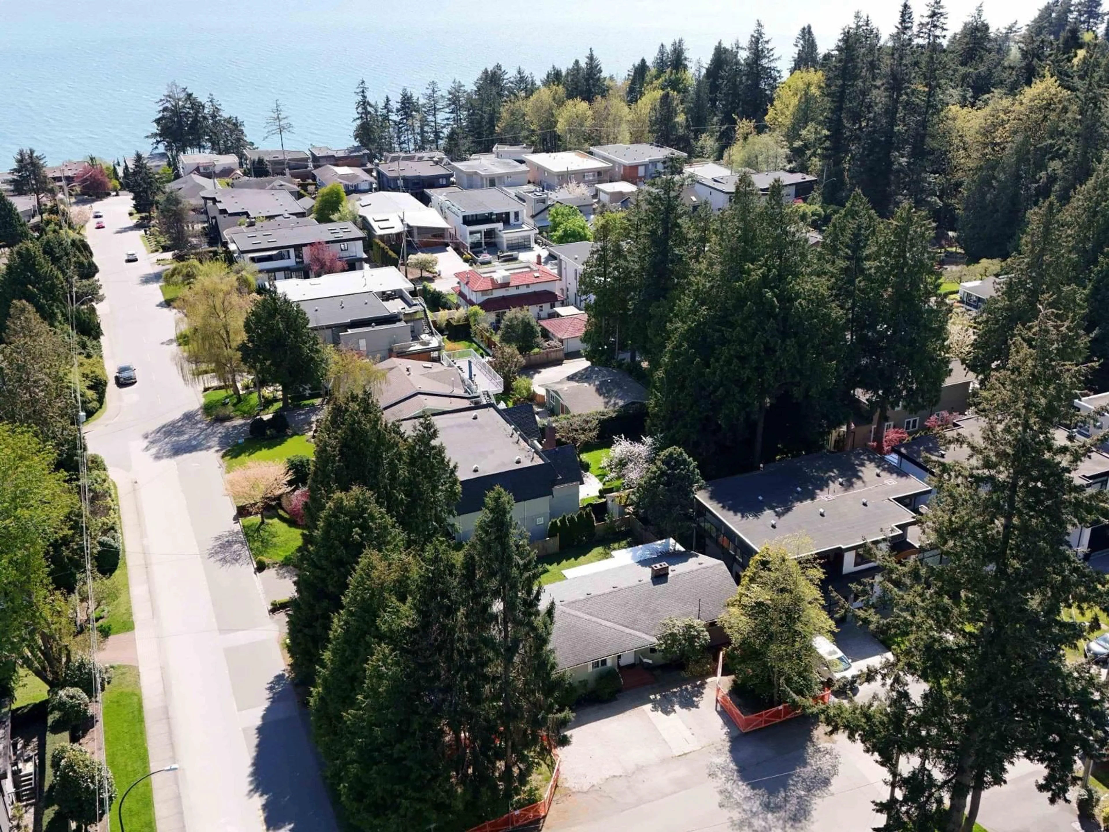 A pic from outside/outdoor area/front of a property/back of a property/a pic from drone, street for 14150 BLACKBURN AVENUE, White Rock British Columbia V4B2Z7