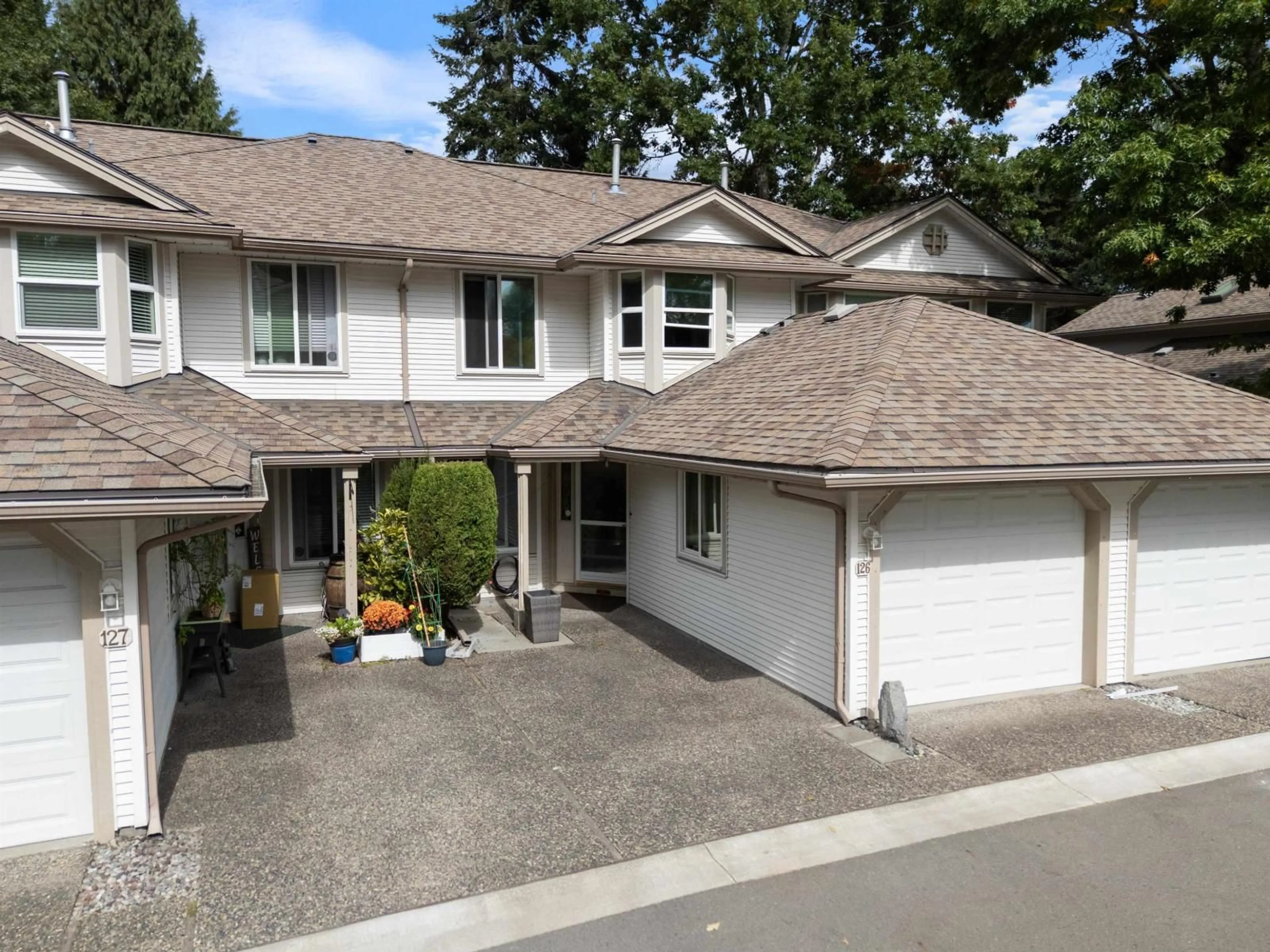 A pic from outside/outdoor area/front of a property/back of a property/a pic from drone, street for 126 - 9045 WALNUT GROVE DRIVE, Langley British Columbia V1M2E1