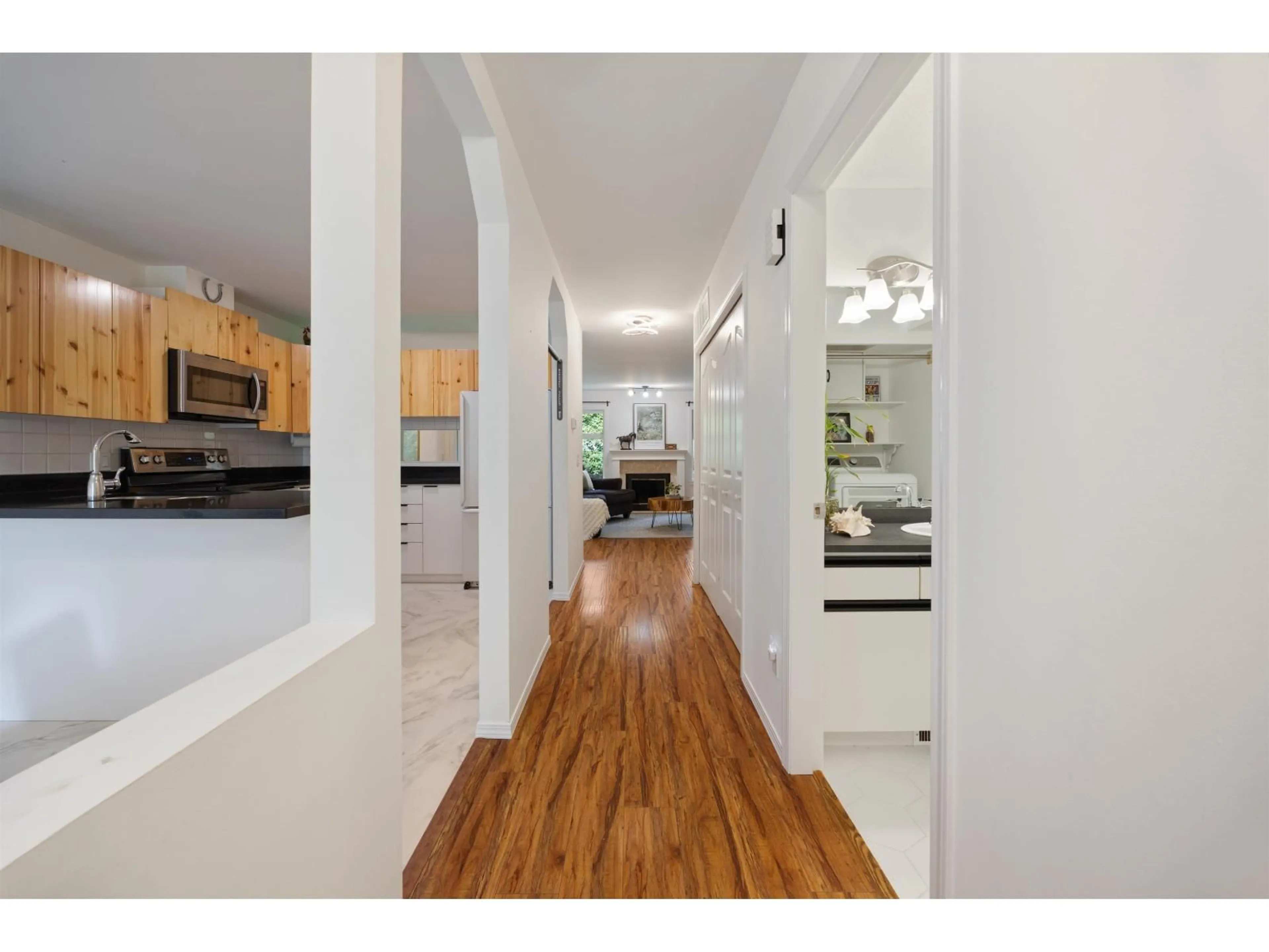 Indoor entryway for 126 - 9045 WALNUT GROVE DRIVE, Langley British Columbia V1M2E1