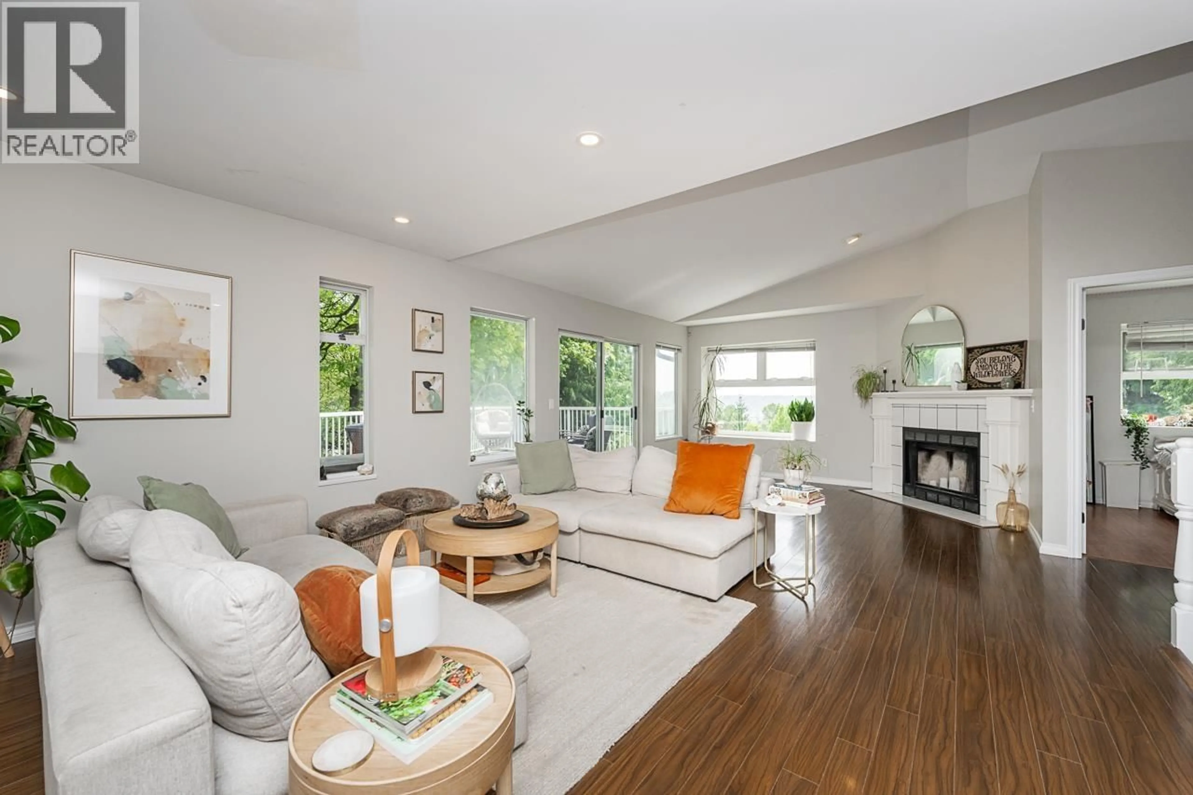 Living room with furniture, wood/laminate floor for 1221 ROCHESTER AVENUE, Coquitlam British Columbia V3K2X3