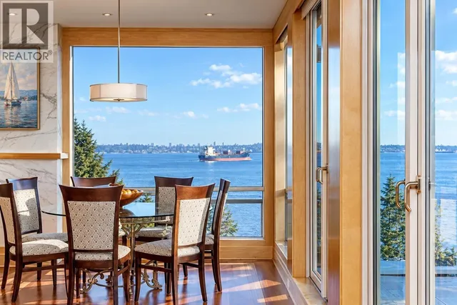 4180B ROSE CRESCENT, West Vancouver 2