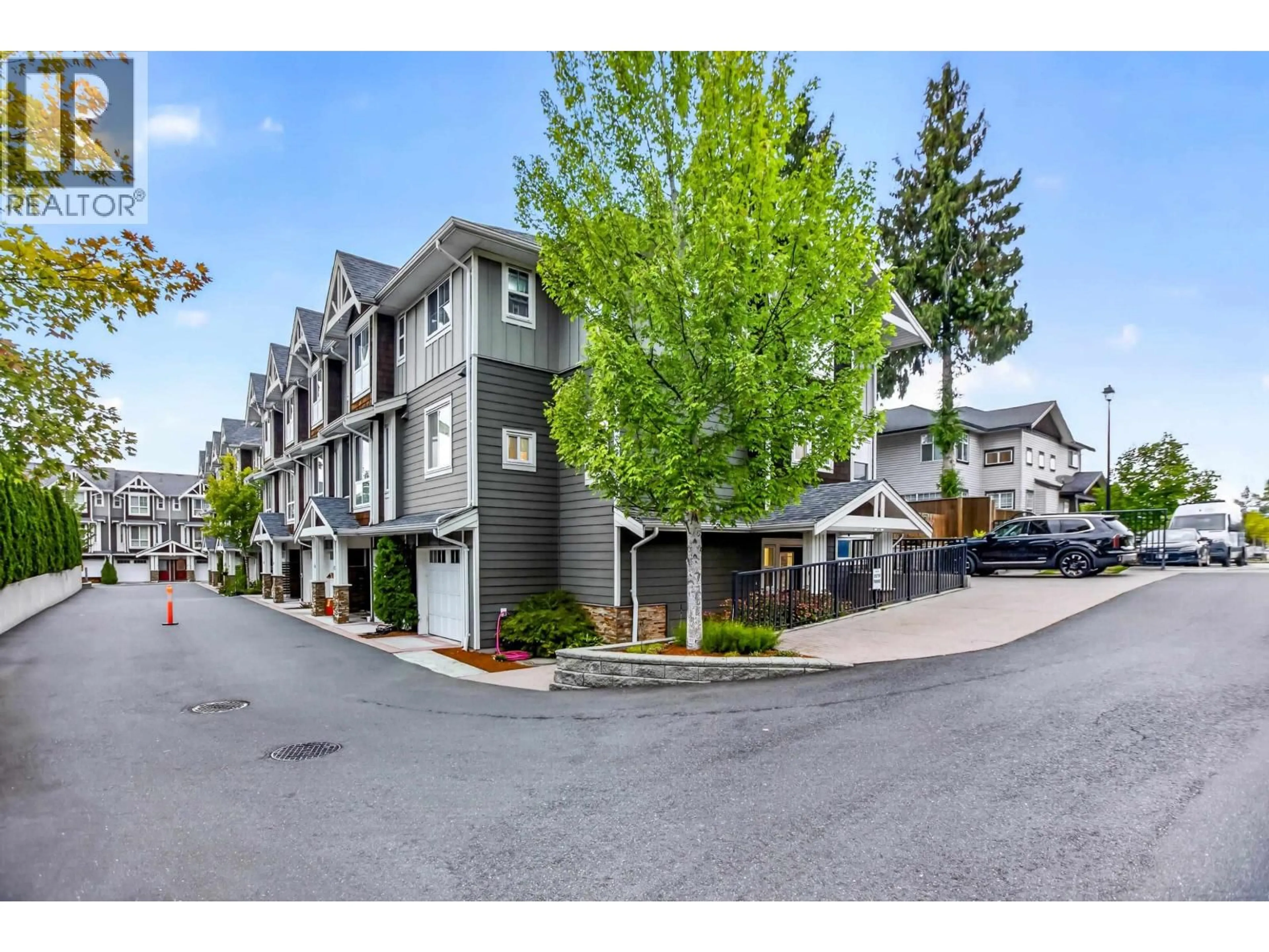 A pic from outside/outdoor area/front of a property/back of a property/a pic from drone, street for 16 - 9989 240A STREET, Maple Ridge British Columbia V2W1Z9