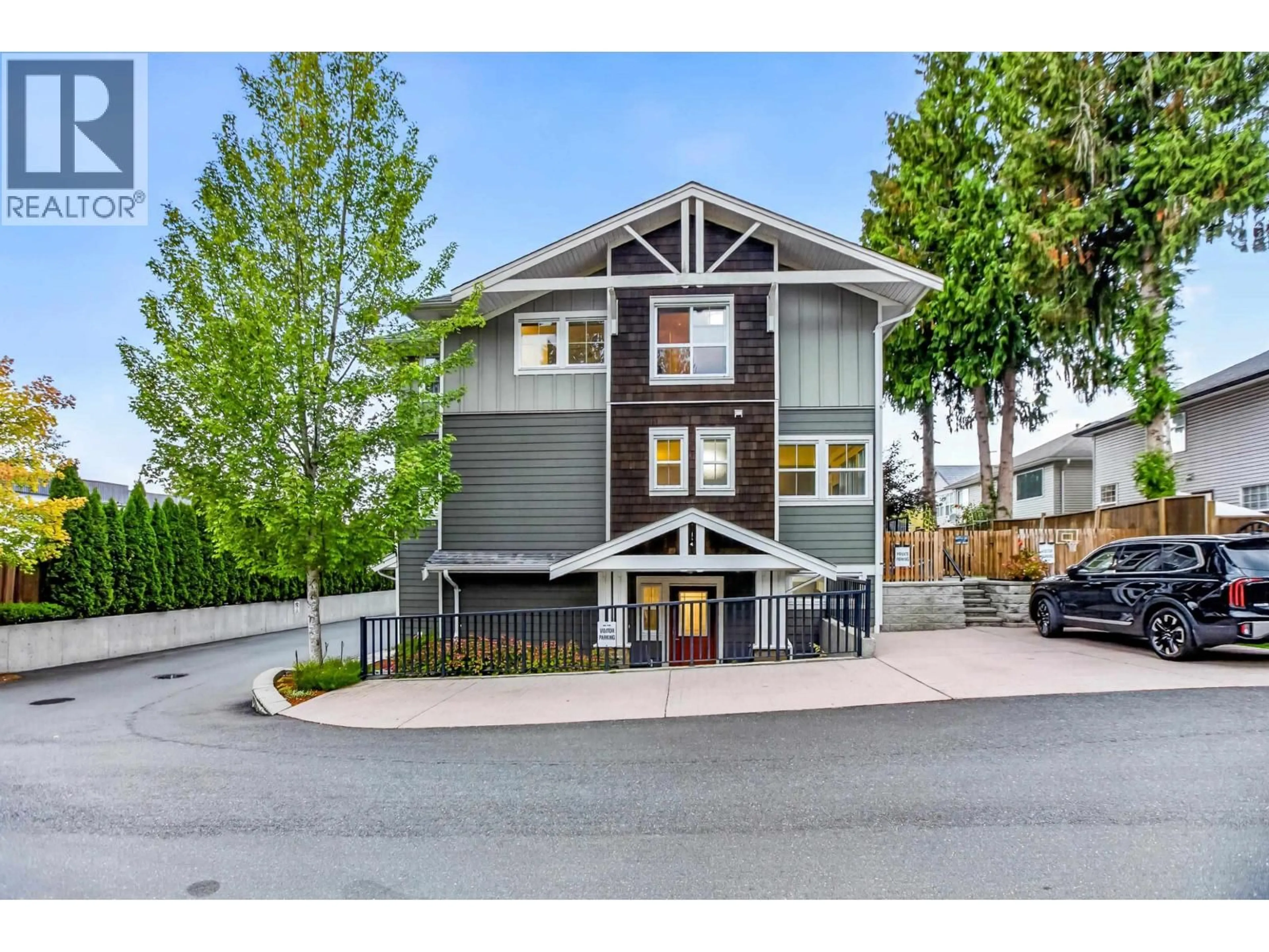 Home with vinyl exterior material, street for 16 - 9989 240A STREET, Maple Ridge British Columbia V2W1Z9