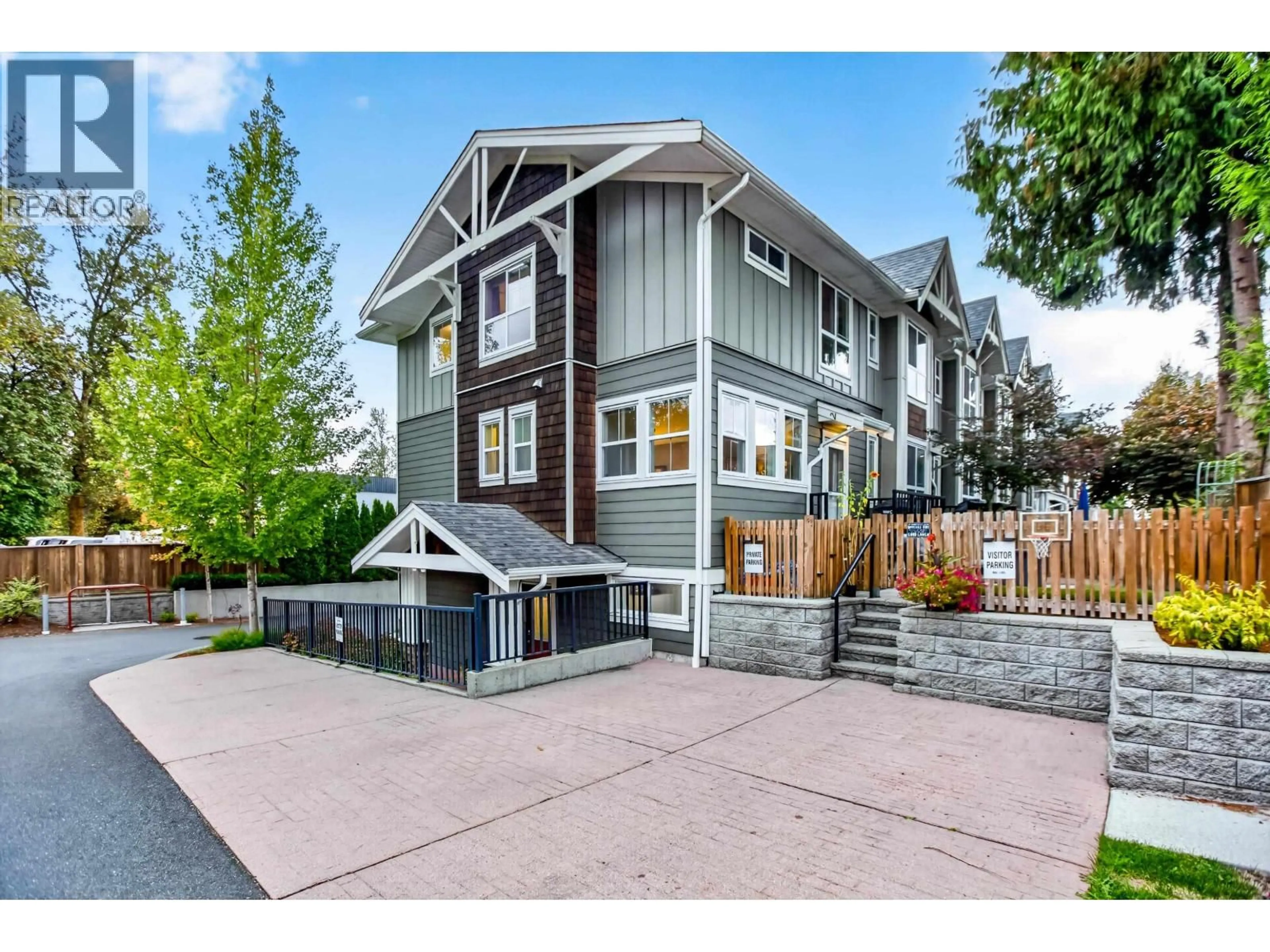 Home with vinyl exterior material, street for 16 - 9989 240A STREET, Maple Ridge British Columbia V2W1Z9