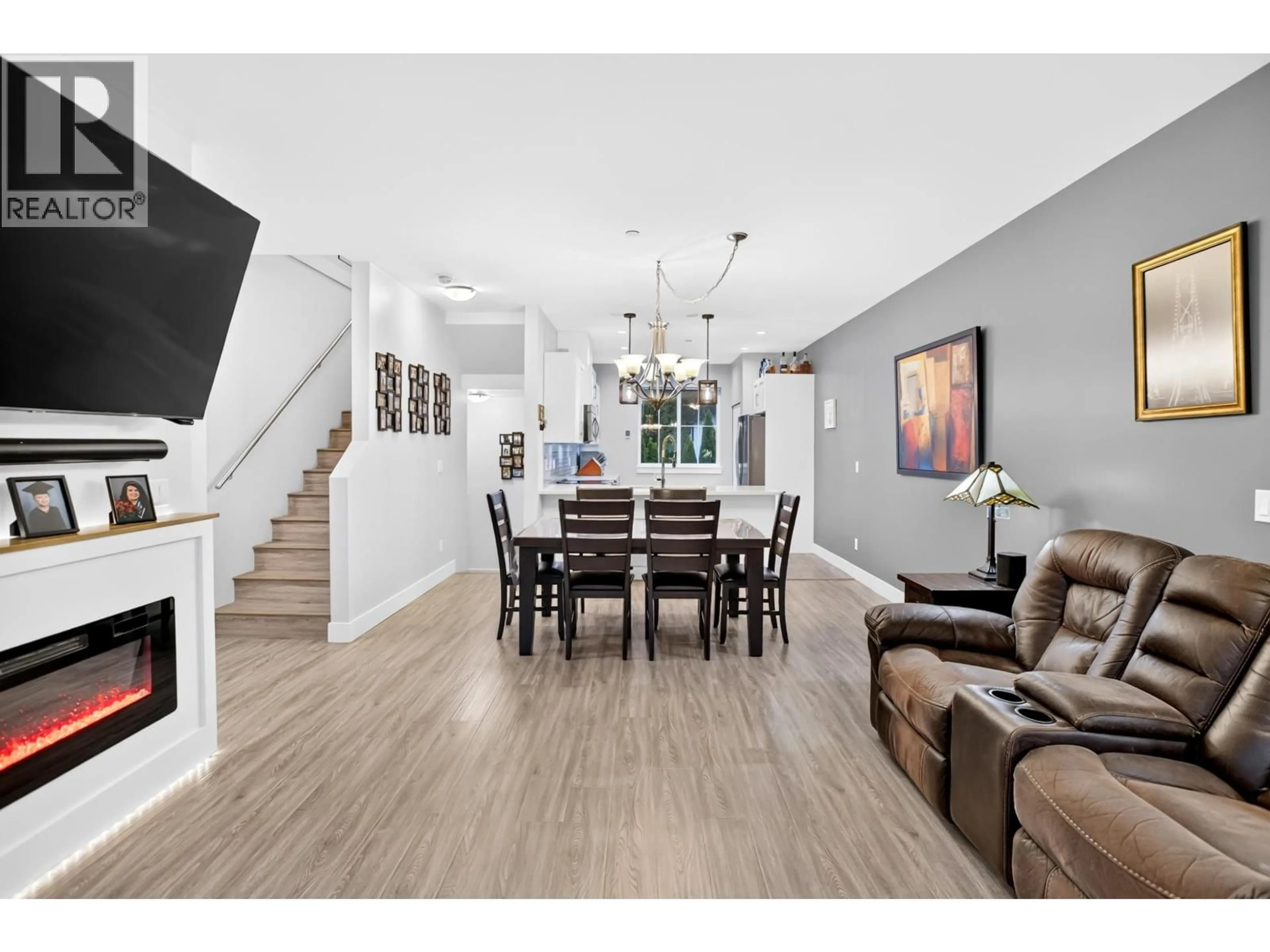 Open concept kitchen, wood/laminate floor for 16 - 9989 240A STREET, Maple Ridge British Columbia V2W1Z9
