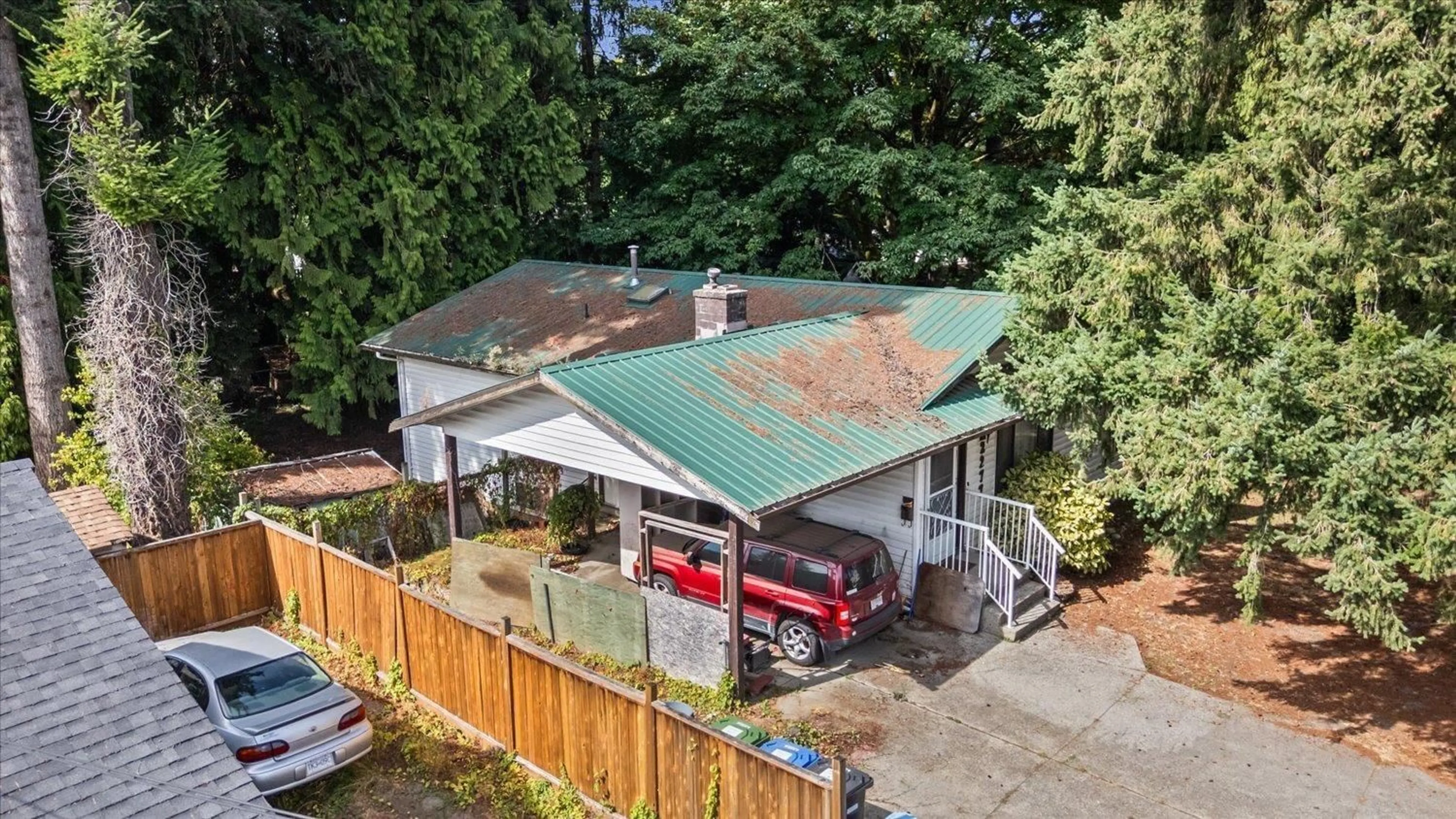 A pic from outside/outdoor area/front of a property/back of a property/a pic from drone, street for 2277 MOULDSTADE ROAD, Abbotsford British Columbia V2S3X5