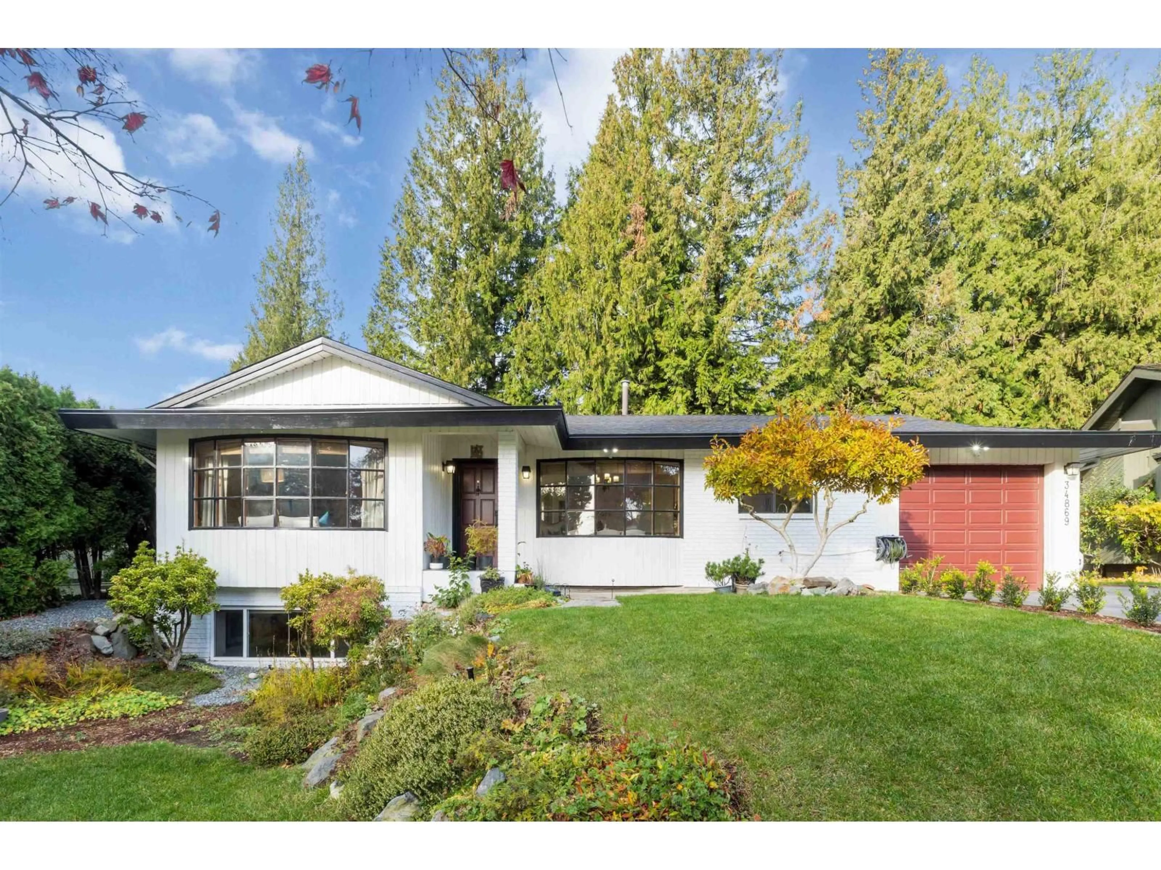Home with vinyl exterior material, street for 34869 EVERETT DRIVE, Abbotsford British Columbia V2S7R7