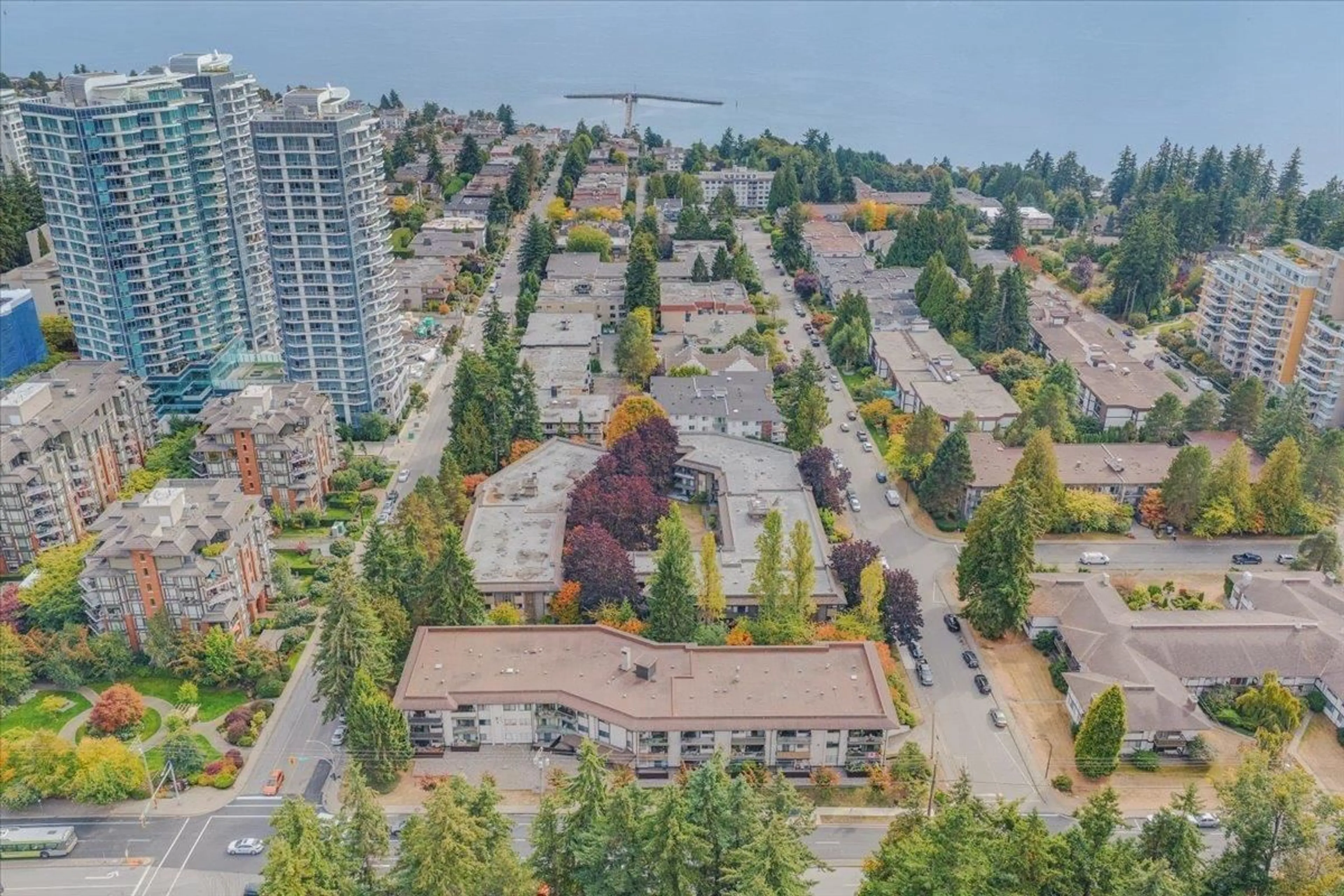 A pic from outside/outdoor area/front of a property/back of a property/a pic from drone, city buildings view from balcony for 110 - 15020 NORTH BLUFF ROAD, White Rock British Columbia V4B5A4