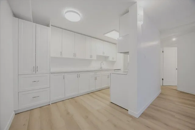 110 - 15020 NORTH BLUFF ROAD, White Rock 2