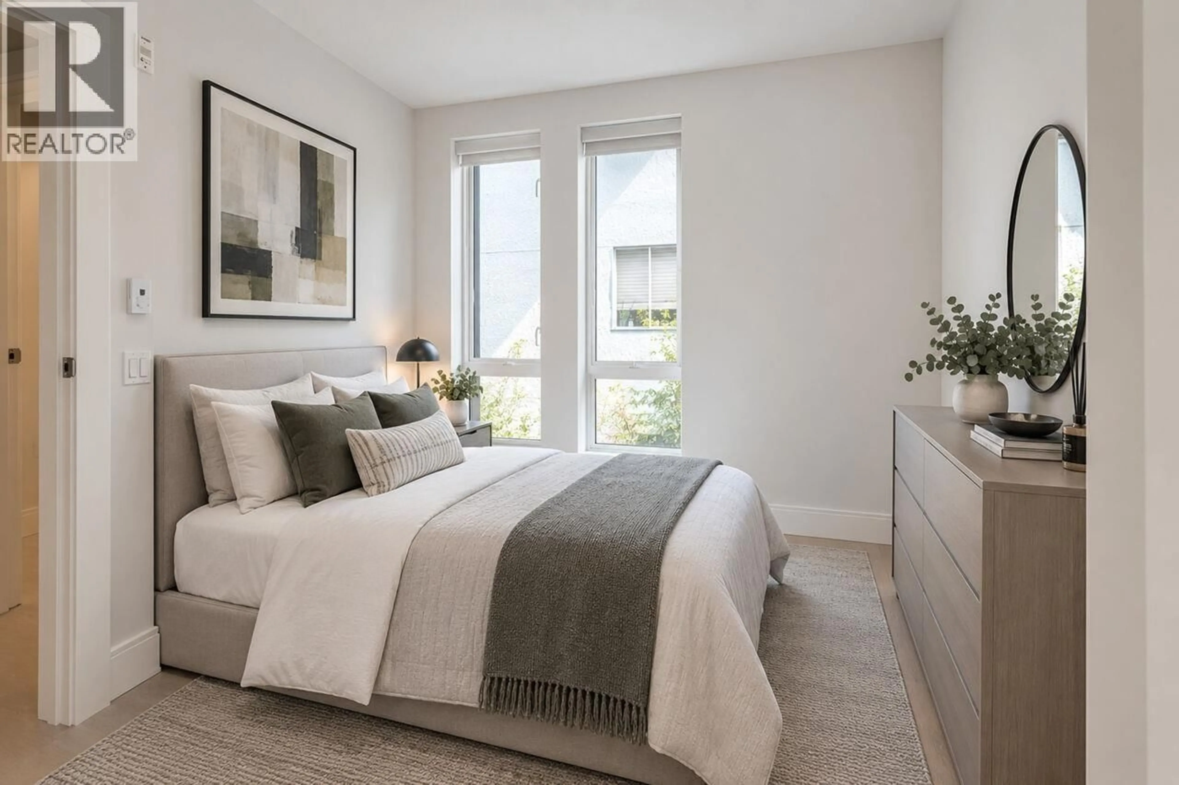 Bedroom with bed, unknown for 203 - 2239 7TH AVENUE, Vancouver British Columbia V6K1Y3