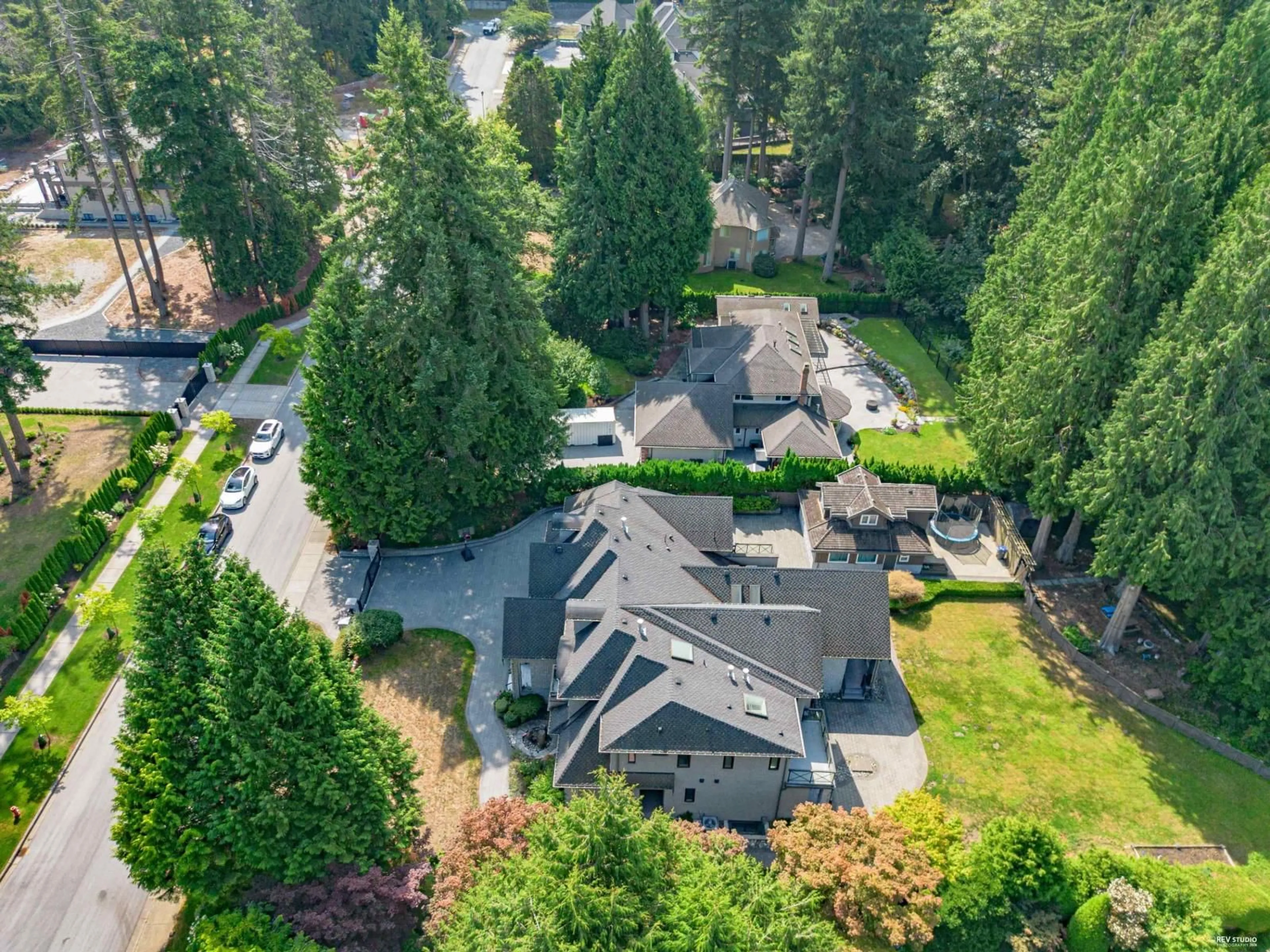A pic from outside/outdoor area/front of a property/back of a property/a pic from drone, unknown for 2891 138 STREET, Surrey British Columbia V4P1T6