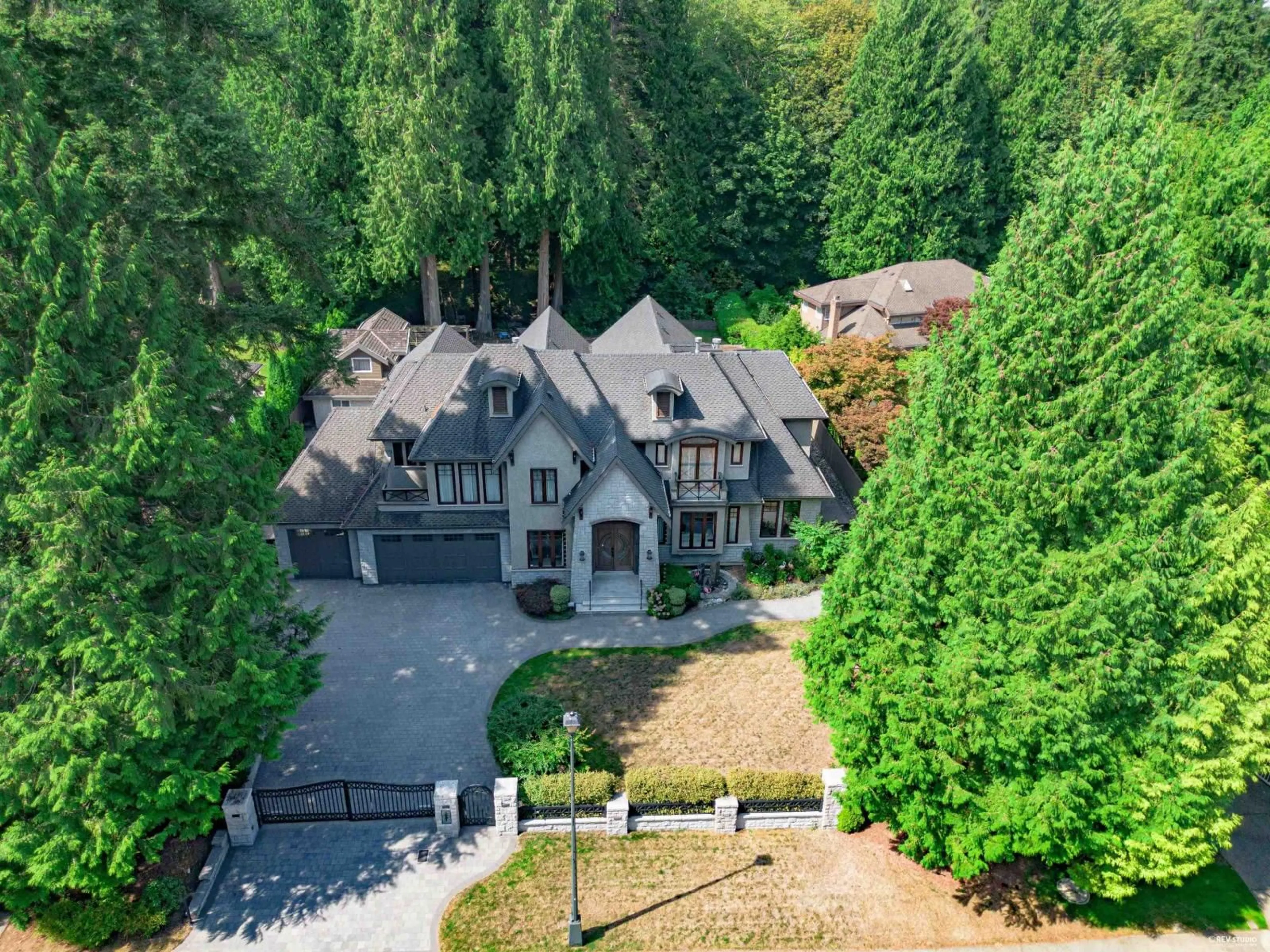 A pic from outside/outdoor area/front of a property/back of a property/a pic from drone, unknown for 2891 138 STREET, Surrey British Columbia V4P1T6