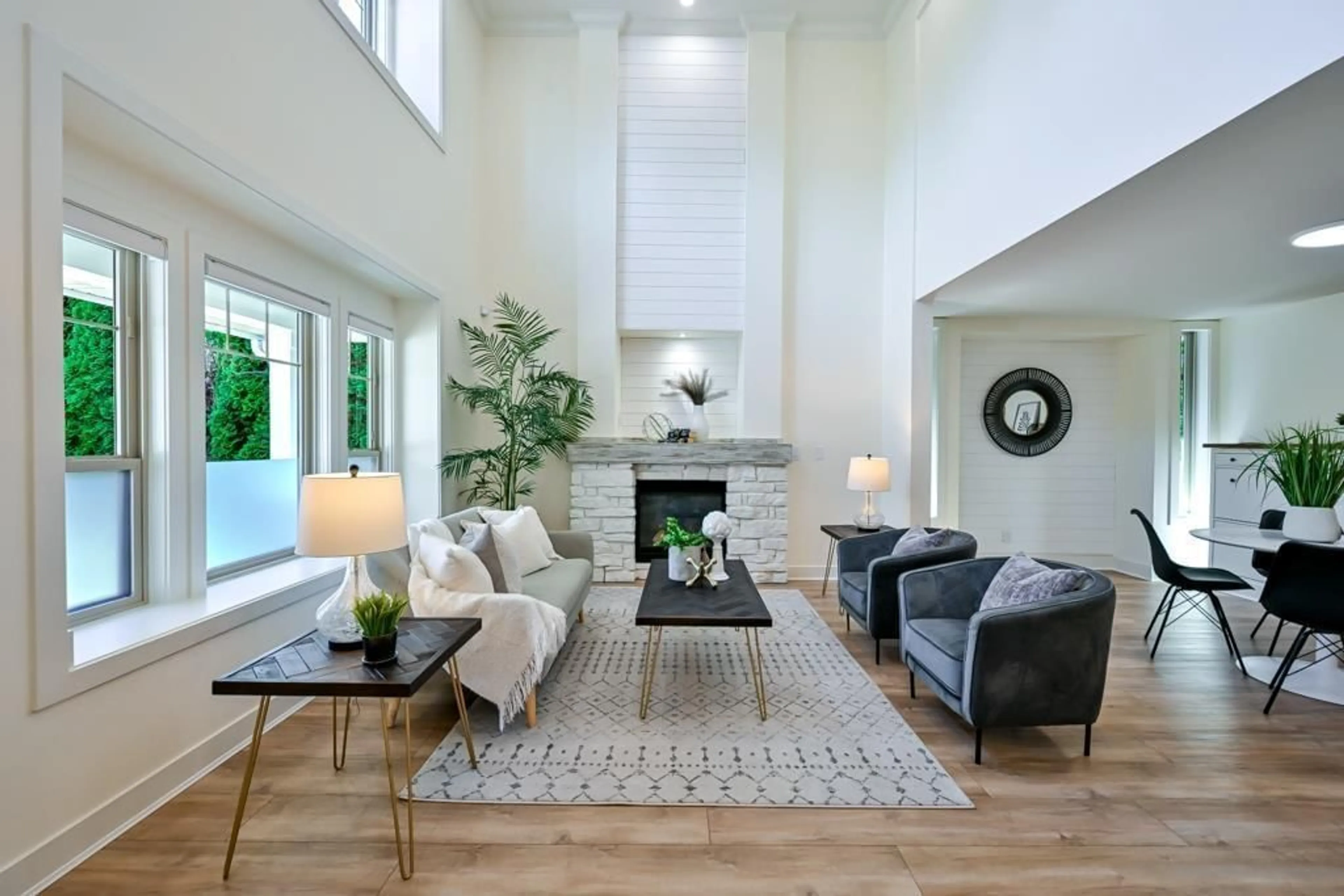 Living room with furniture, unknown for 9709 CROWN CRESCENT, Surrey British Columbia V3V2T7