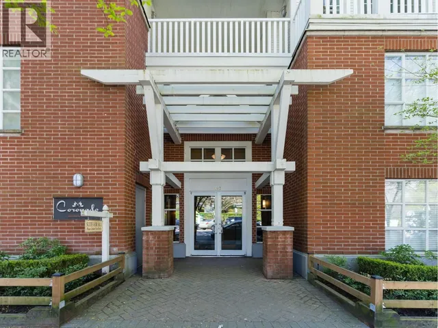 319 - 147 1ST STREET, North Vancouver 2