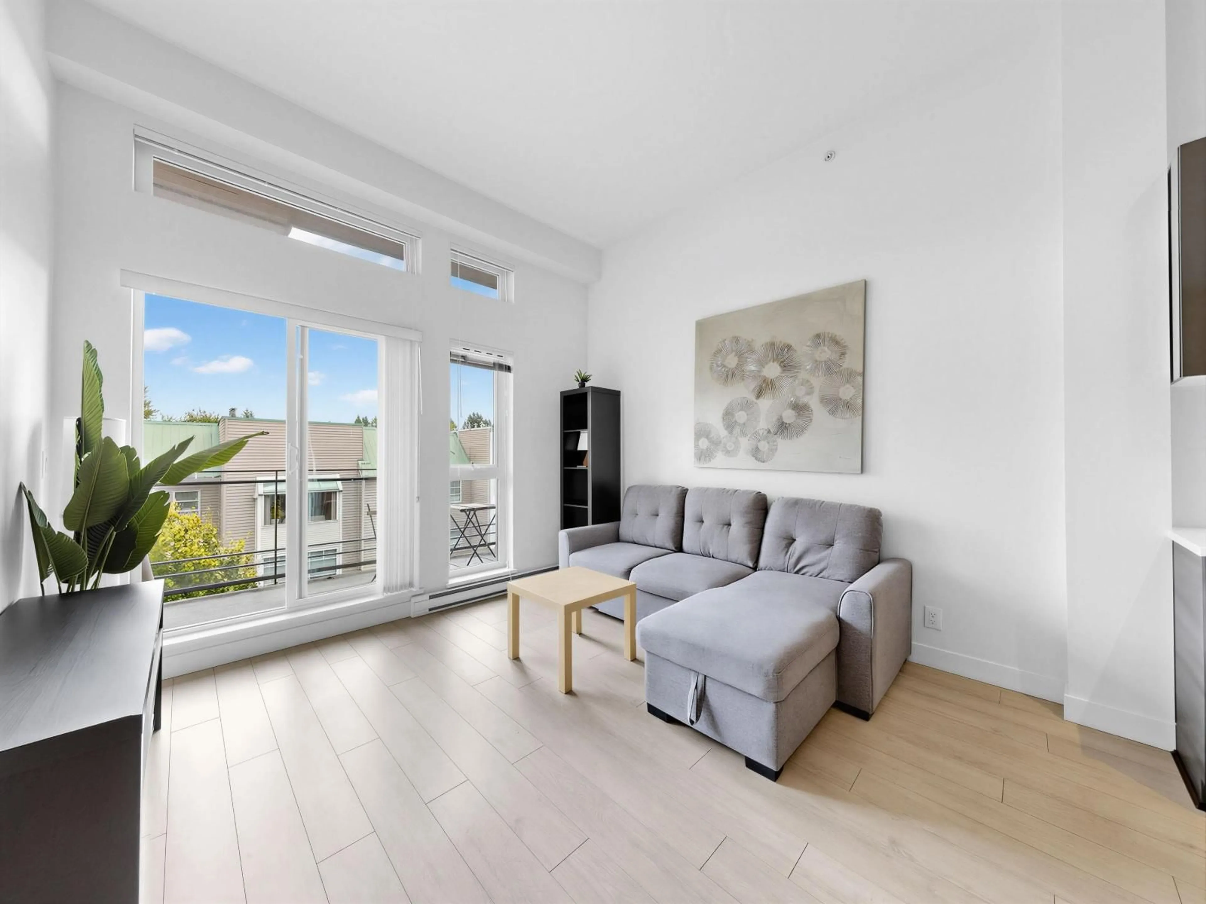 Living room with furniture, unknown for 408 - 13931 FRASER HIGHWAY, Surrey British Columbia V3T4E6