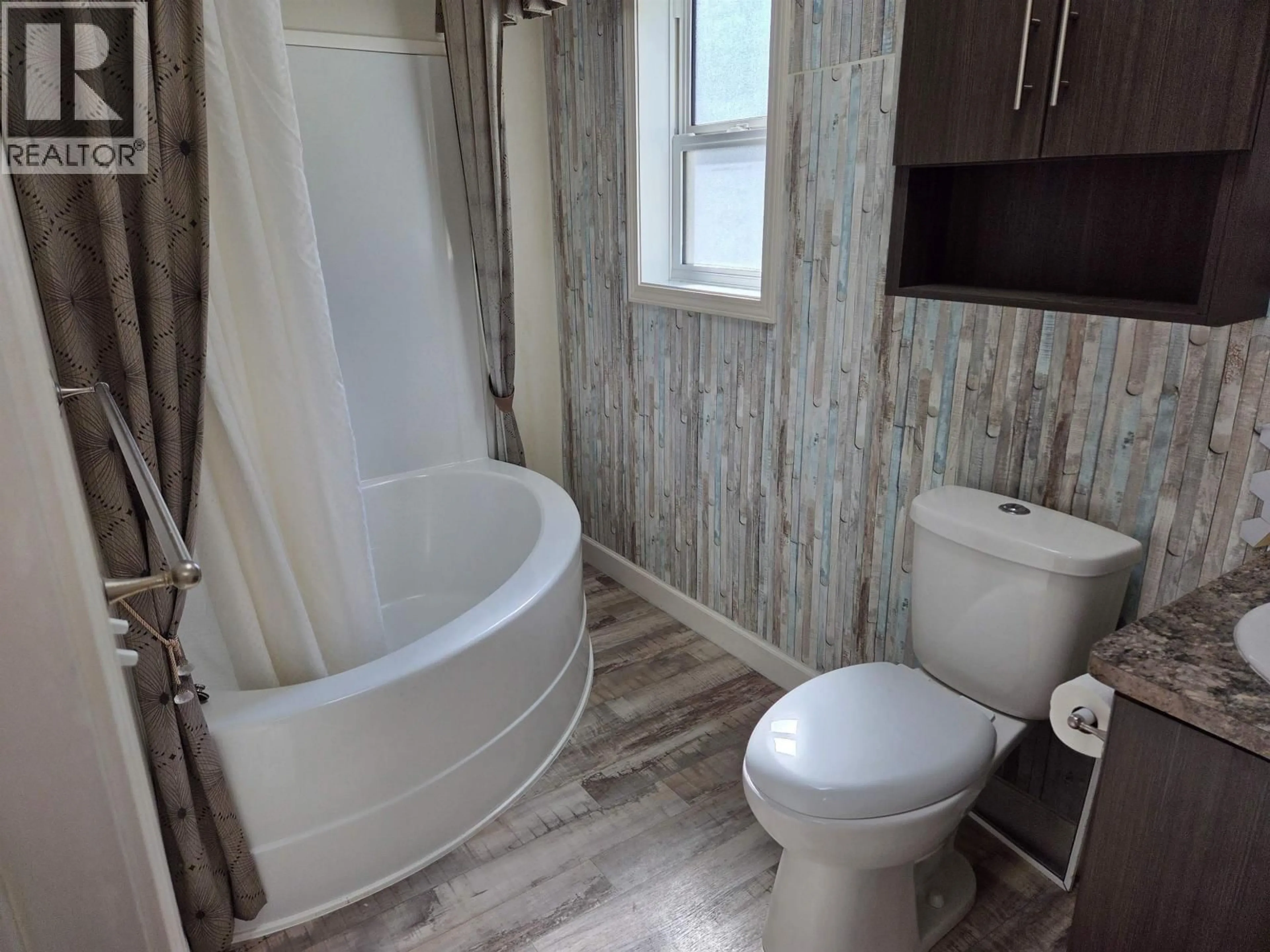 Standard bathroom, ceramic/tile floor for 2071 MCPHERSON WYND, Williams Lake British Columbia V2G4V7