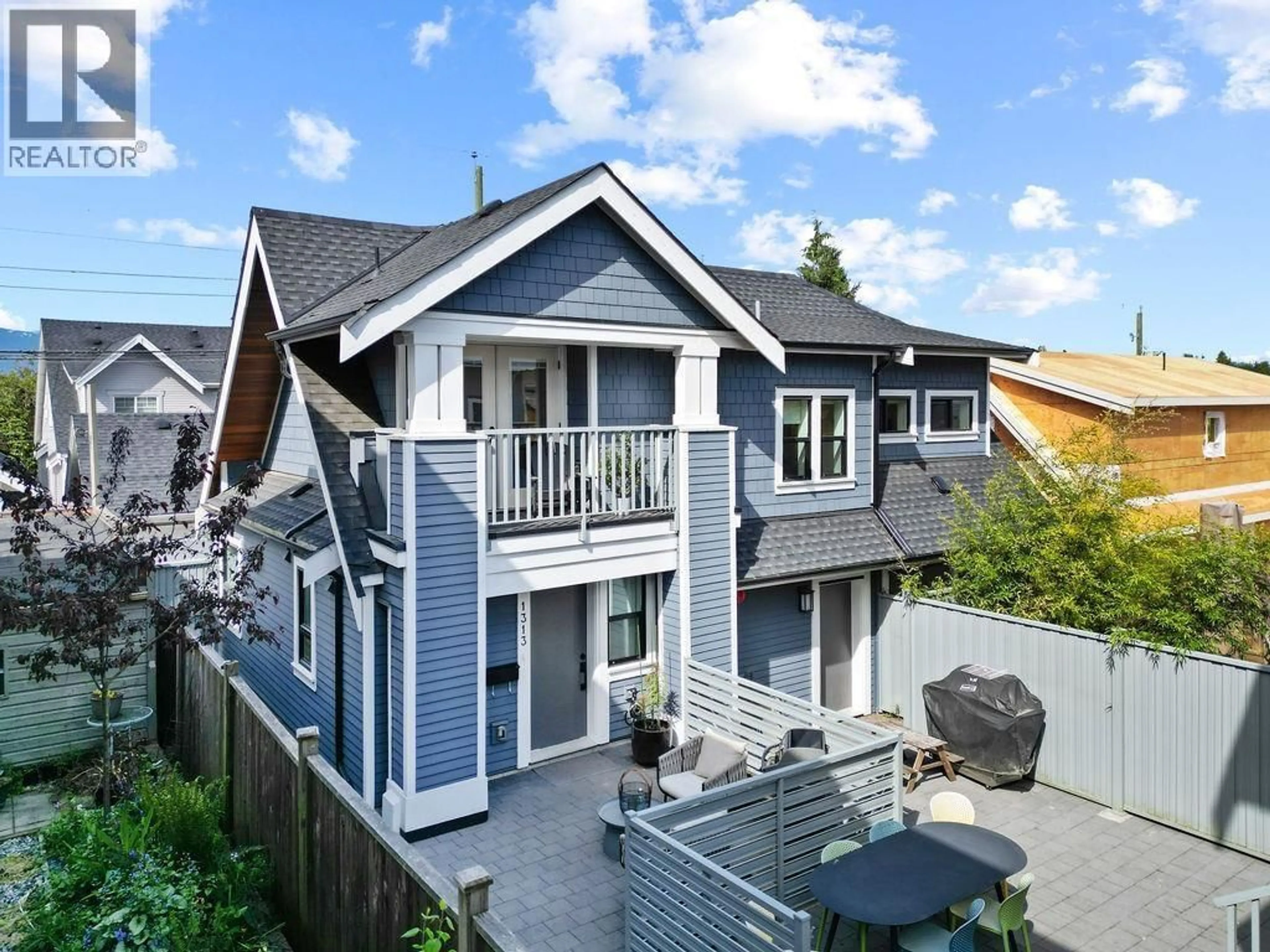 A pic from outside/outdoor area/front of a property/back of a property/a pic from drone, street for 1313 20TH AVENUE, Vancouver British Columbia V5V1P4
