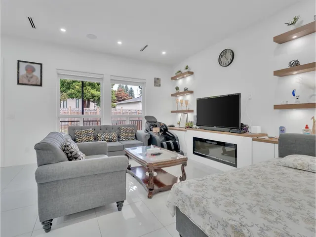 11553 75A AVENUE, Delta 5