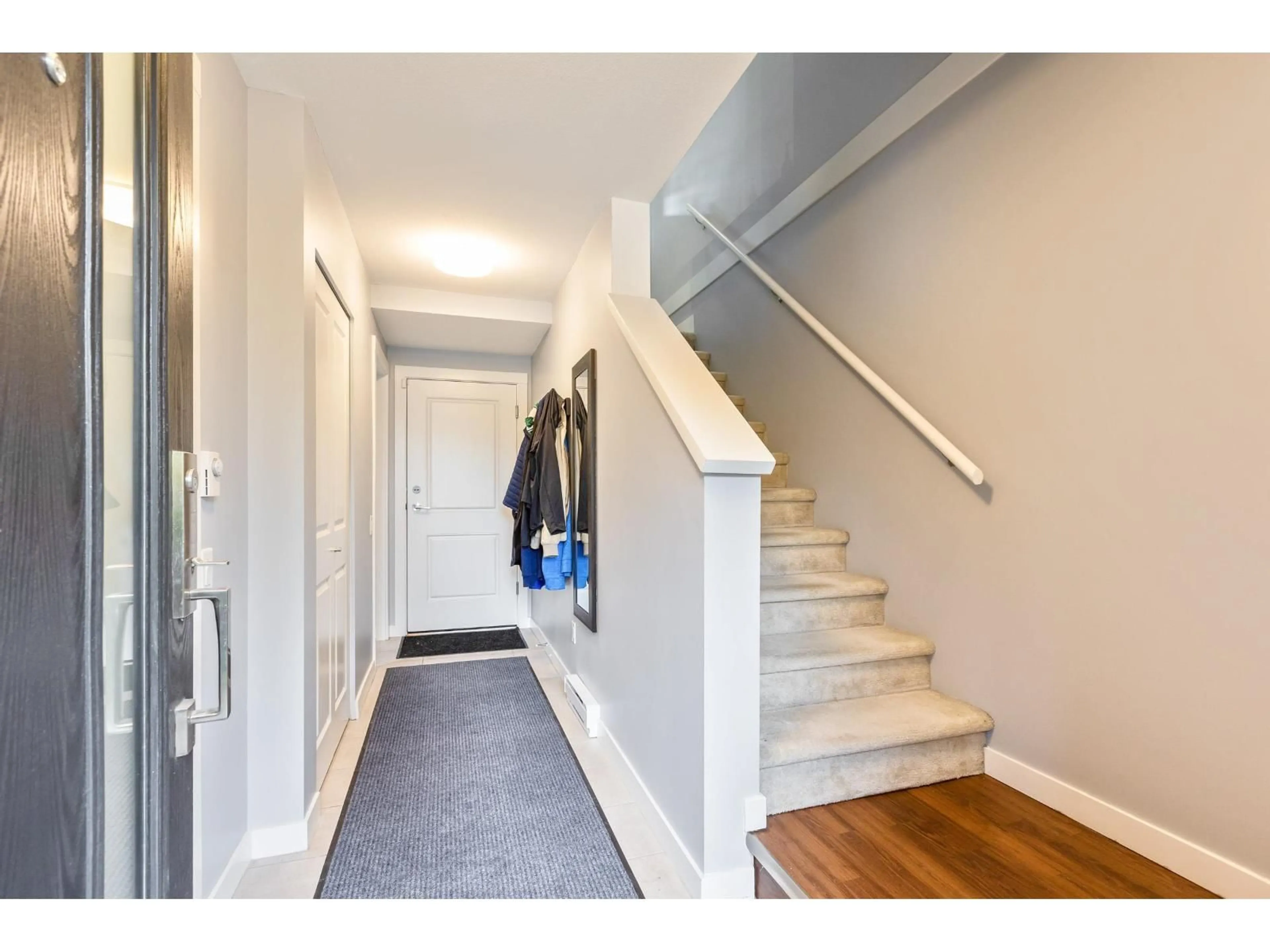 Indoor entryway for 5 - 15938 27 AVENUE, Surrey British Columbia V3Z0T2