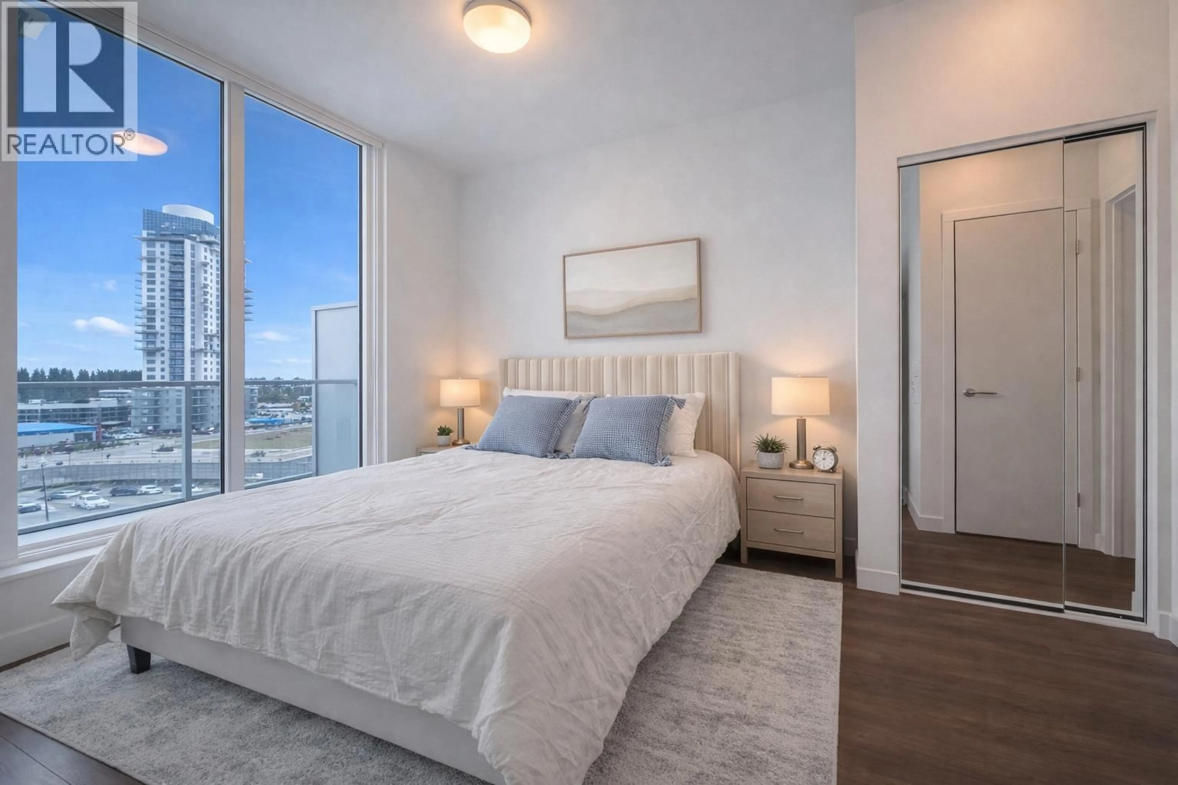 Bedroom with bed, unknown for 609 - 567 CLARKE ROAD, Coquitlam British Columbia V3J0K7