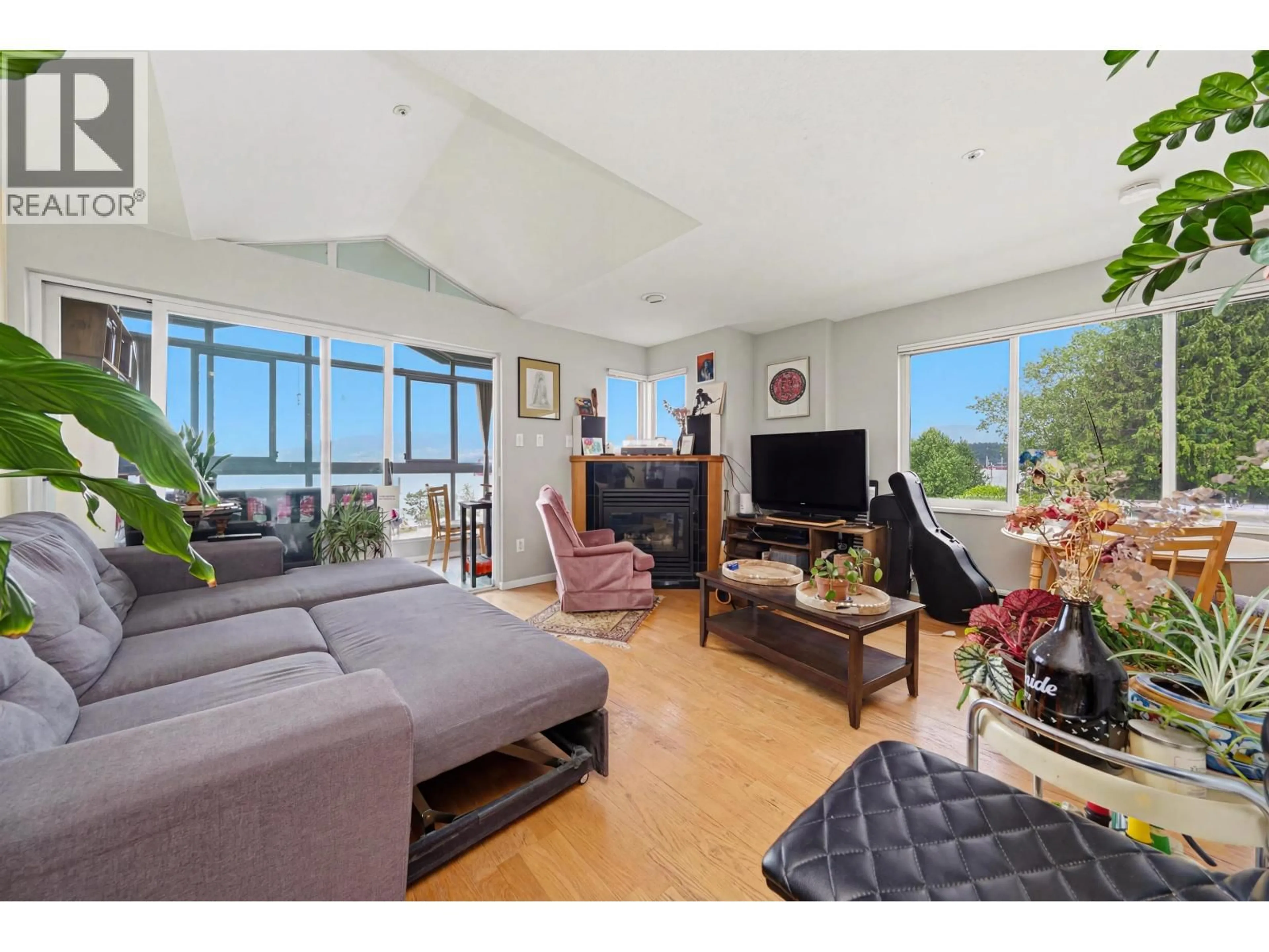 Living room with furniture, unknown for 408 - 2211 WALL STREET, Vancouver British Columbia V6L1G4