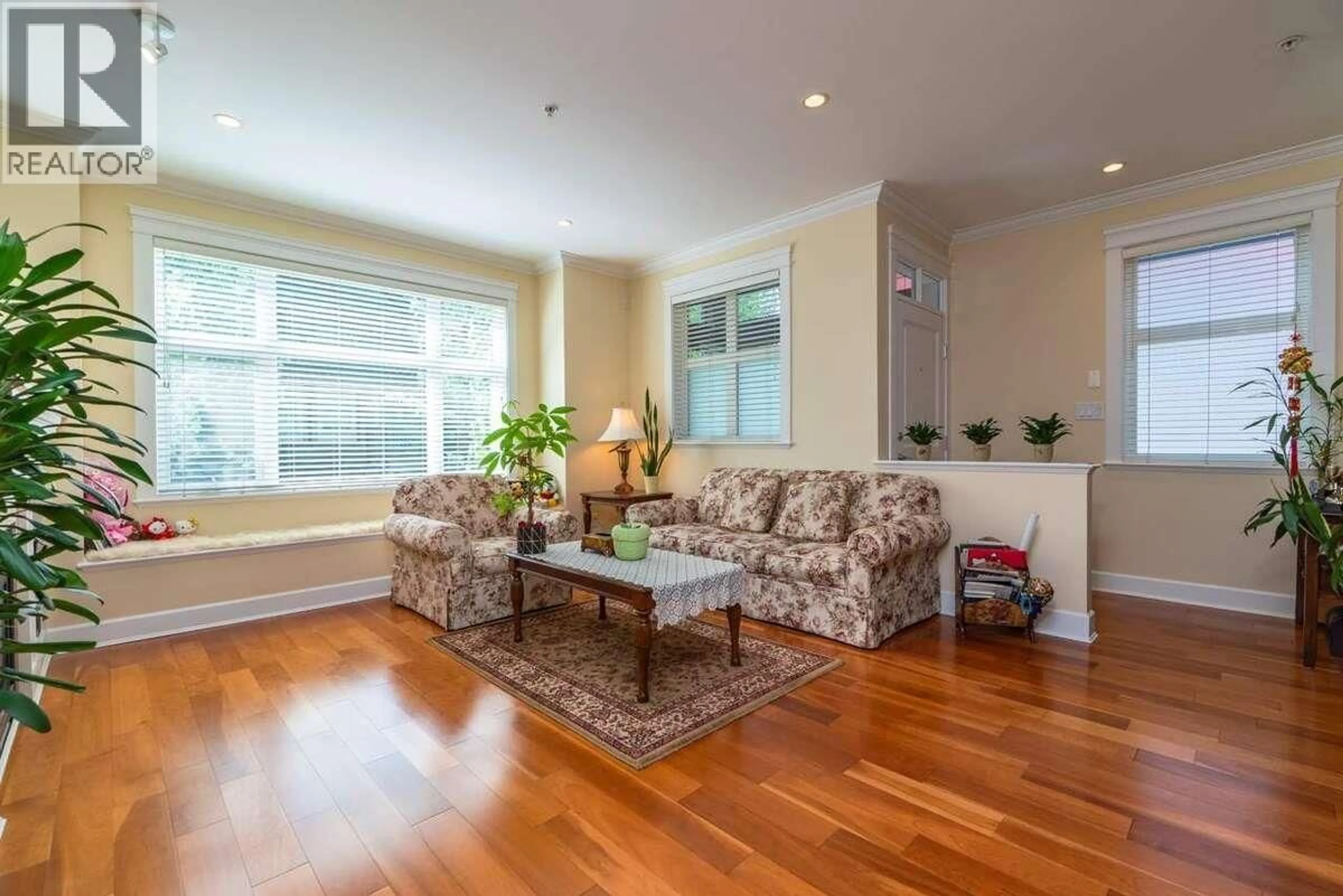 Living room with furniture, wood/laminate floor for 5 - 2780 ACADIA ROAD, Vancouver British Columbia V6T2L3