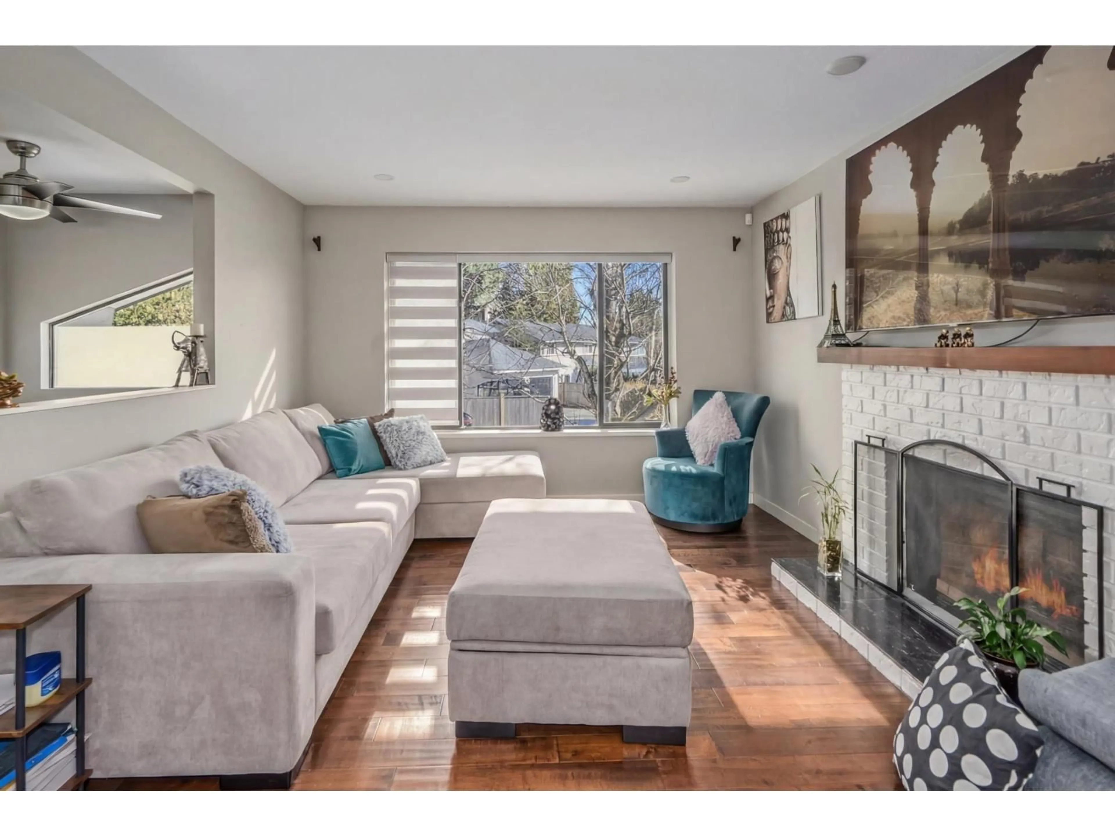 Living room with furniture, unknown for 1981 158A STREET, Surrey British Columbia V4A7M3