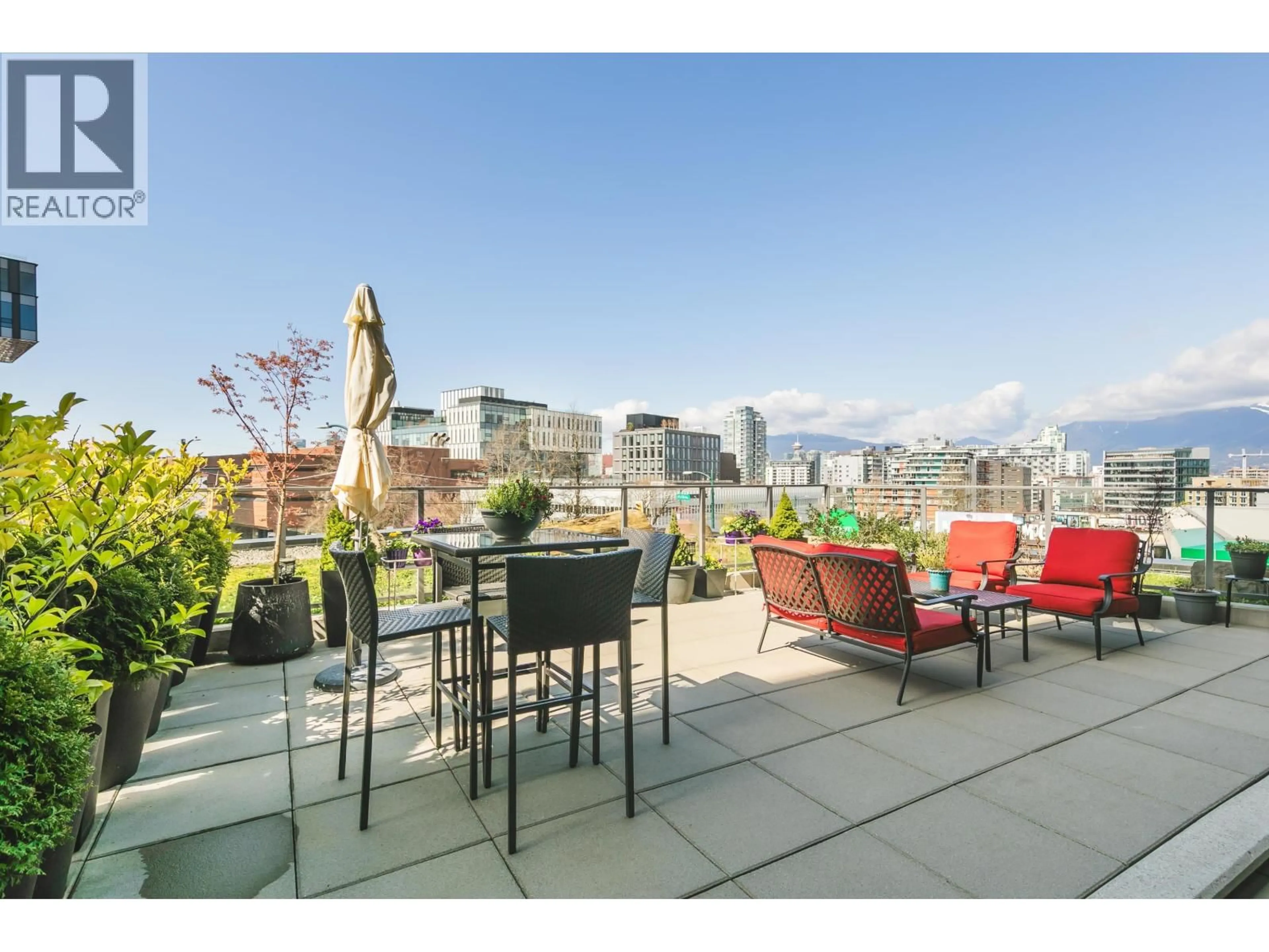 Patio, city buildings view from balcony for 304 - 210 5TH AVENUE, Vancouver British Columbia V5T0K1