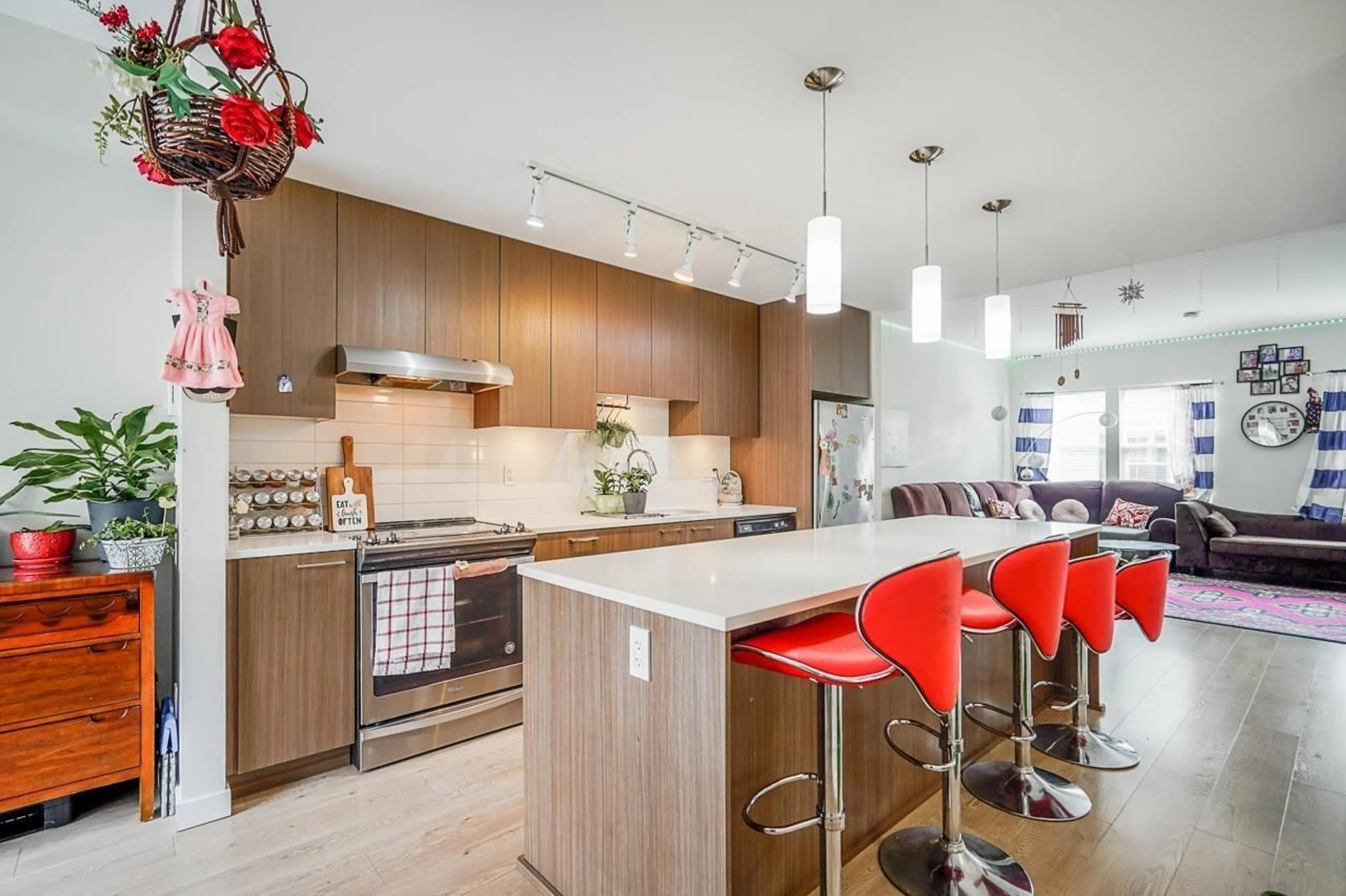 Contemporary kitchen, unknown for 44 - 32633 SIMON AVENUE, Abbotsford British Columbia V2T0G9