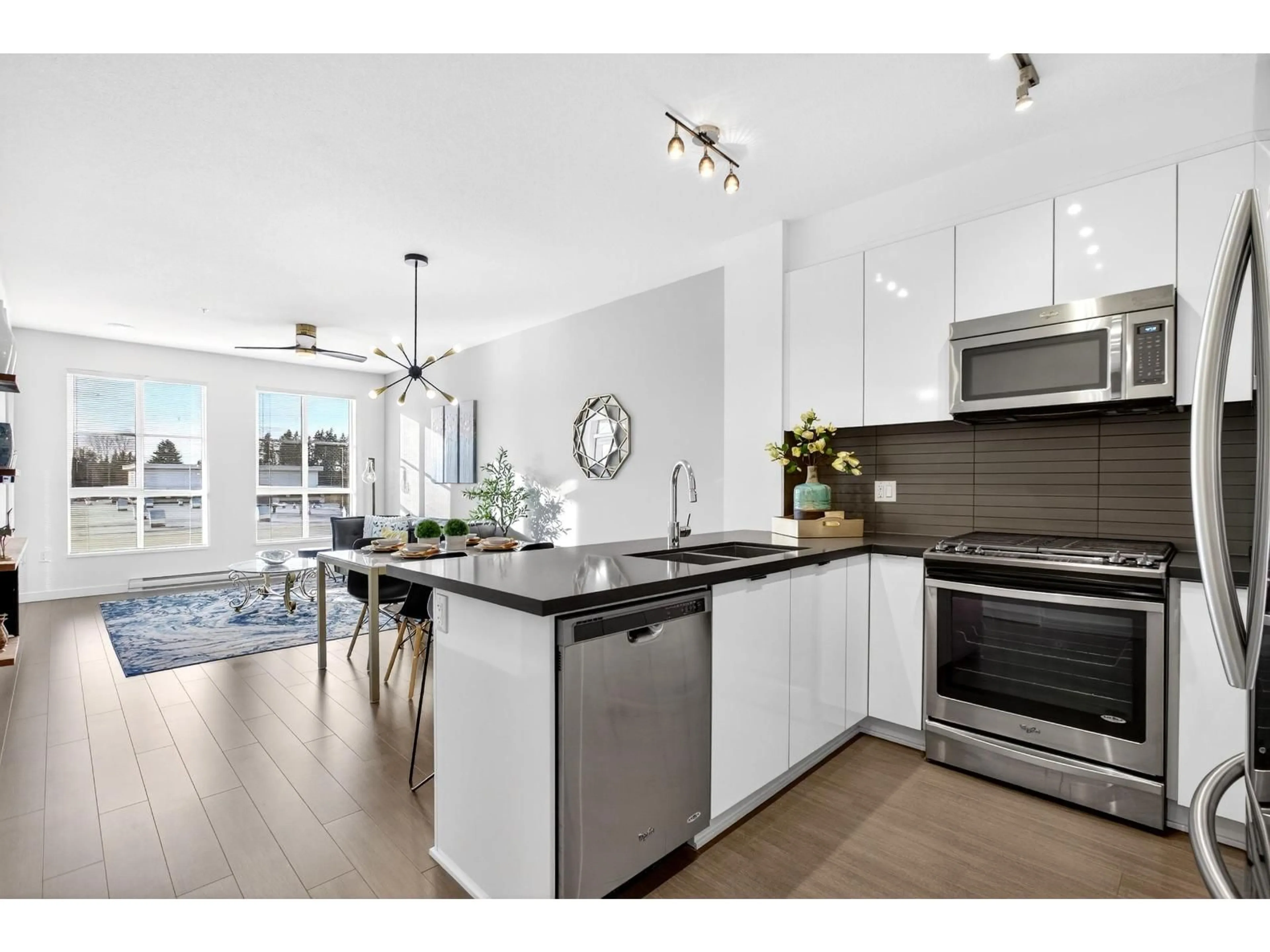 Open concept kitchen, unknown for 312 - 15168 33 AVENUE, Surrey British Columbia V3Z0N7