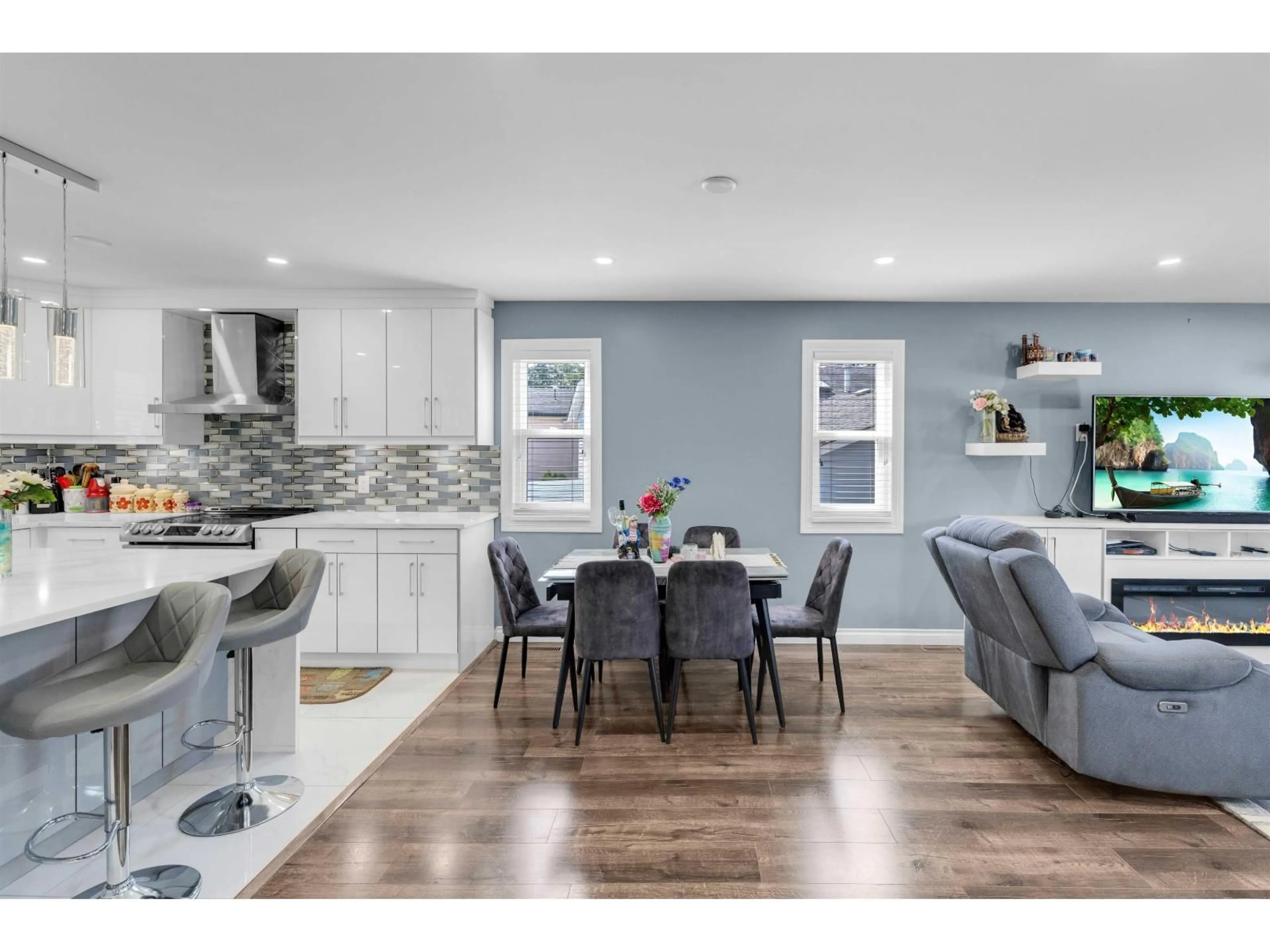 Open concept kitchen, unknown for 7869 143A STREET, Surrey British Columbia V3W9W5