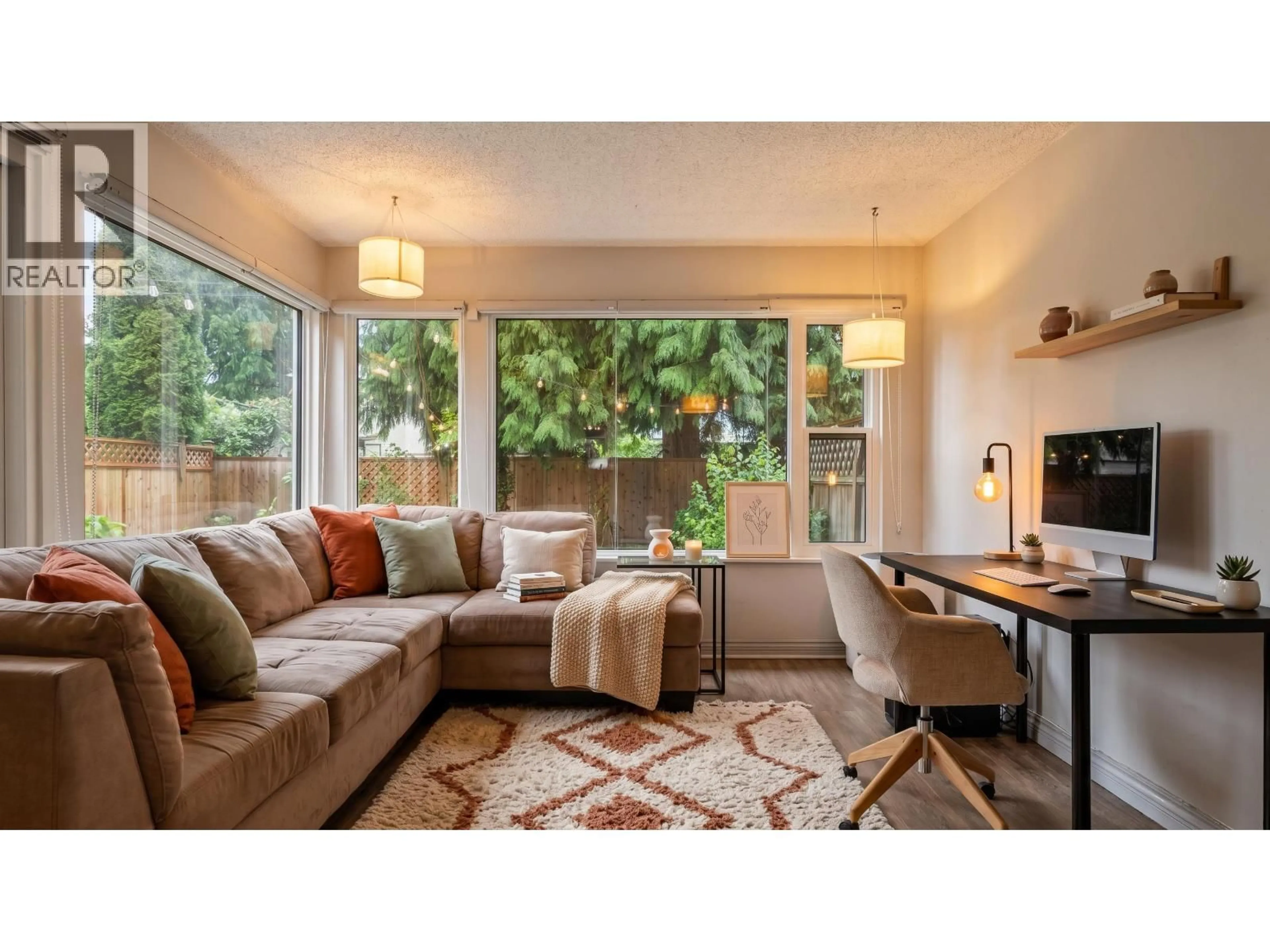 Living room with furniture, unknown for 886 PINEBROOK PLACE, Coquitlam British Columbia V3C4B9