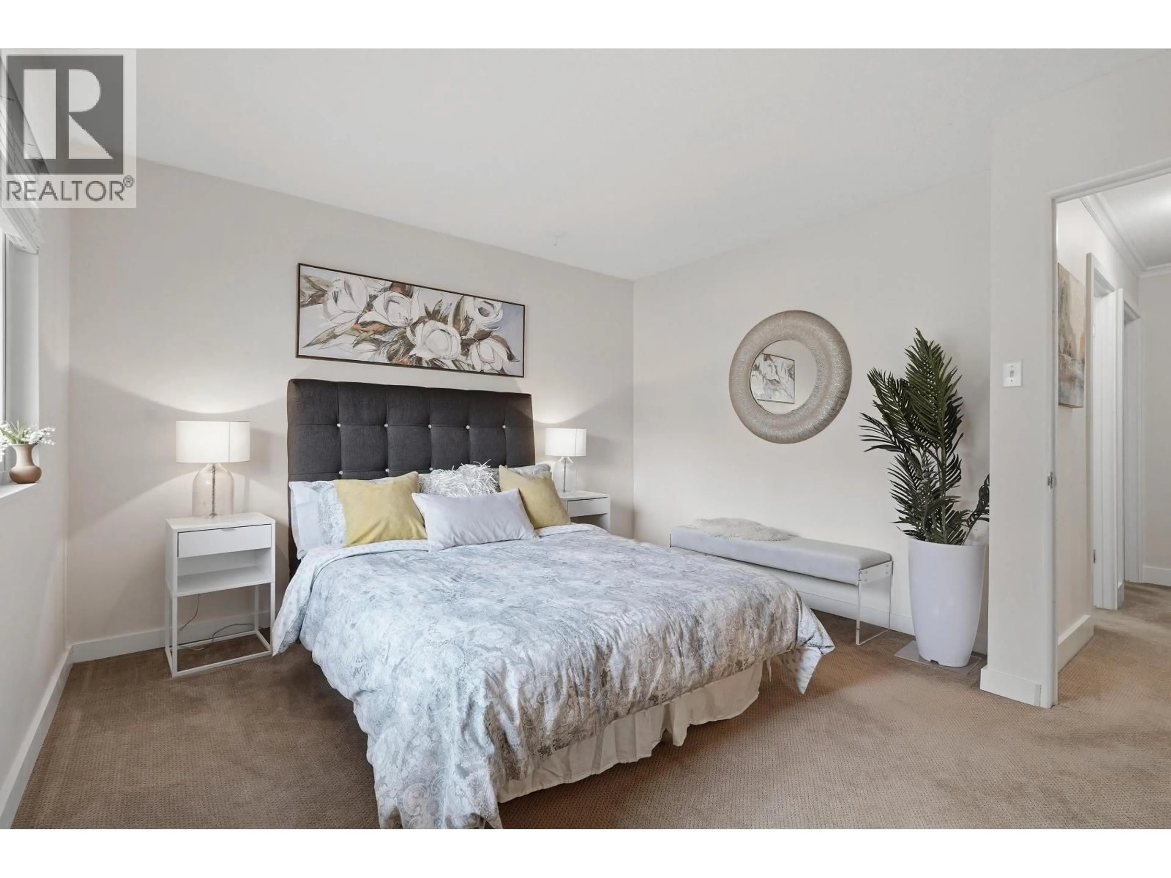 Bedroom with bed, unknown for 2329 MOUNTAIN HIGHWAY, North Vancouver British Columbia V7J2N2