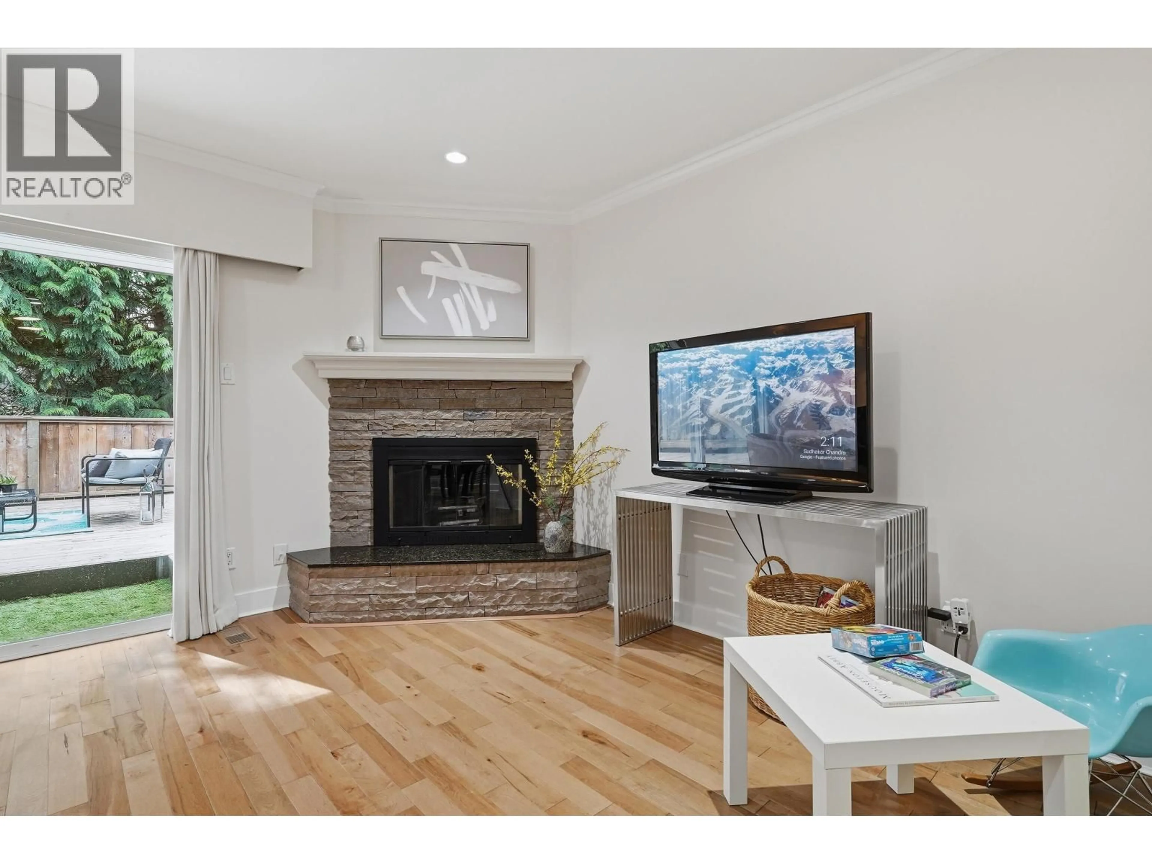 Unknown for 2329 MOUNTAIN HIGHWAY, North Vancouver British Columbia V7J2N2