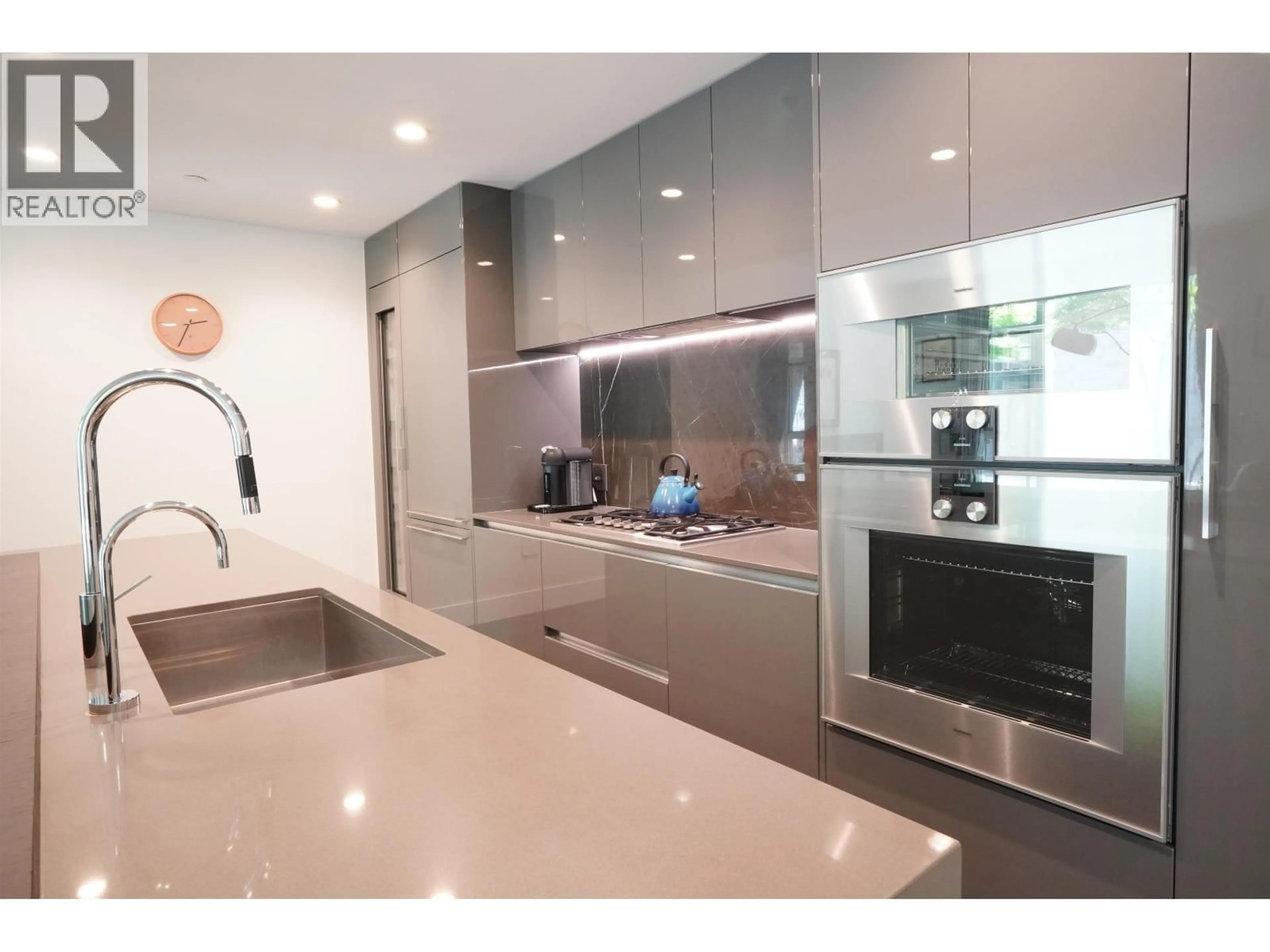 Contemporary kitchen, unknown for 102 - 375 59TH AVENUE, Vancouver British Columbia V5X0J4