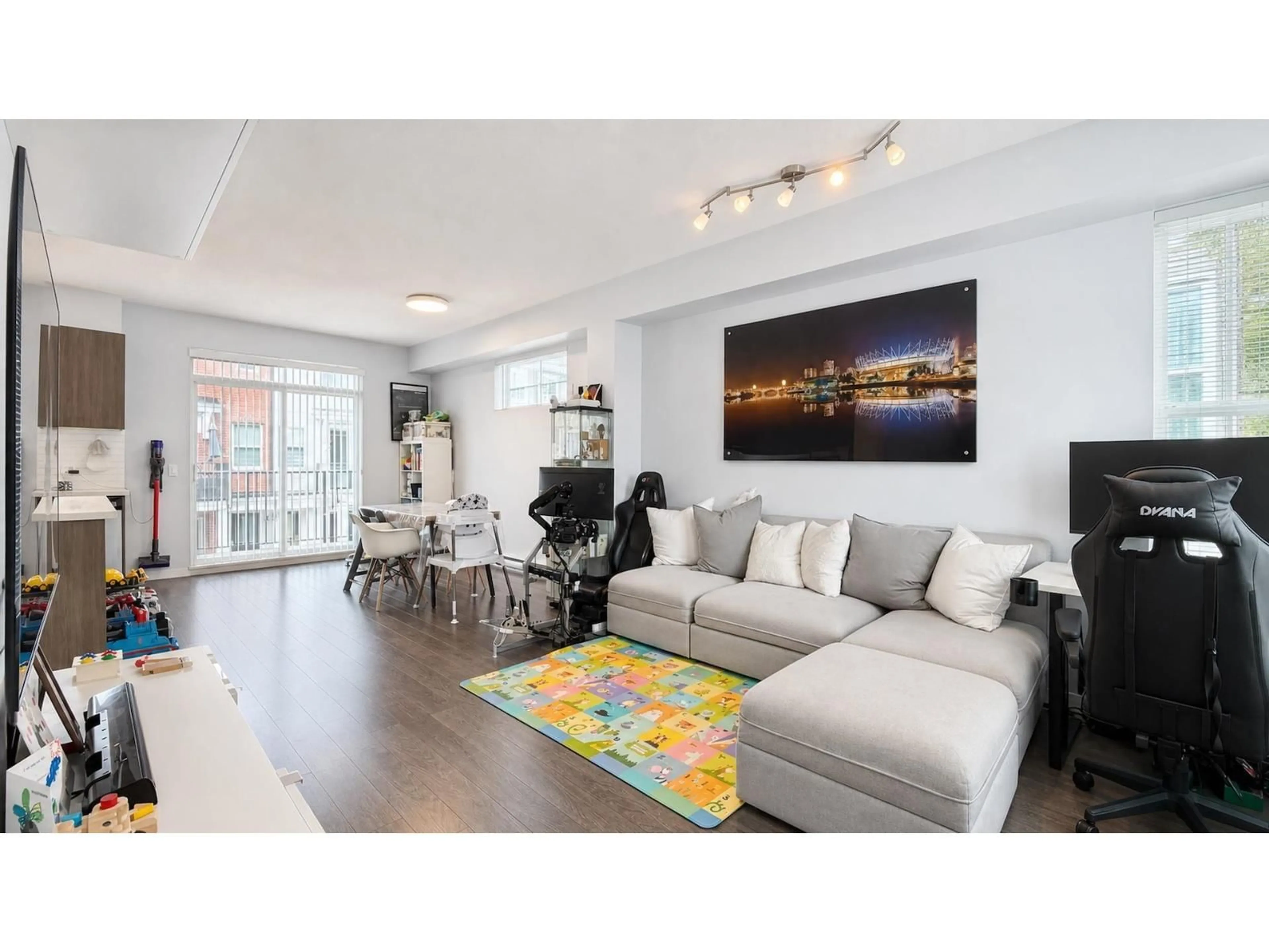 Living room with furniture, unknown for 31 - 10735 84 AVENUE, Delta British Columbia V4C0C7