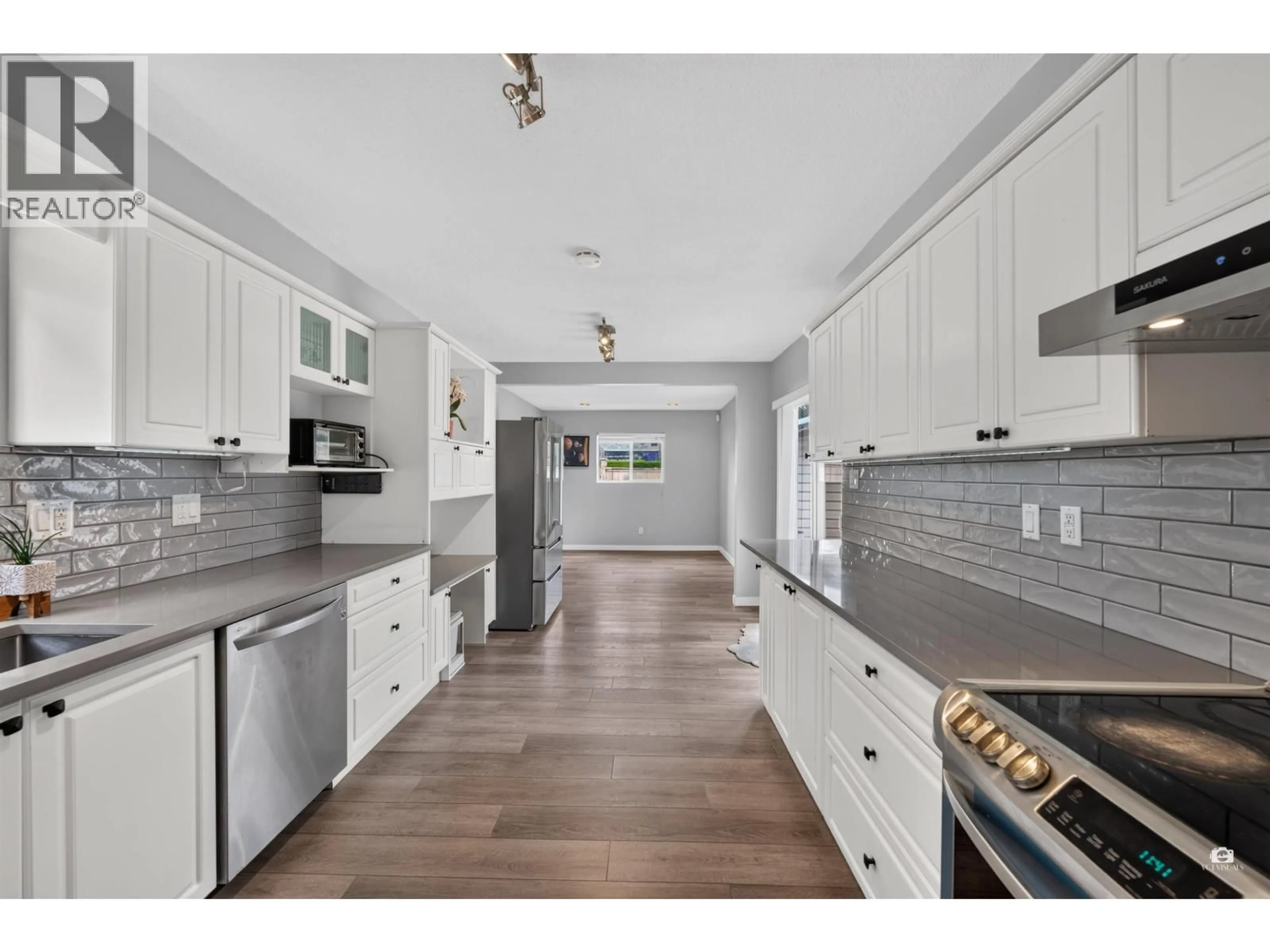 Open concept kitchen, ceramic/tile floor for 2550 RAVEN COURT, Coquitlam British Columbia V3E2J2