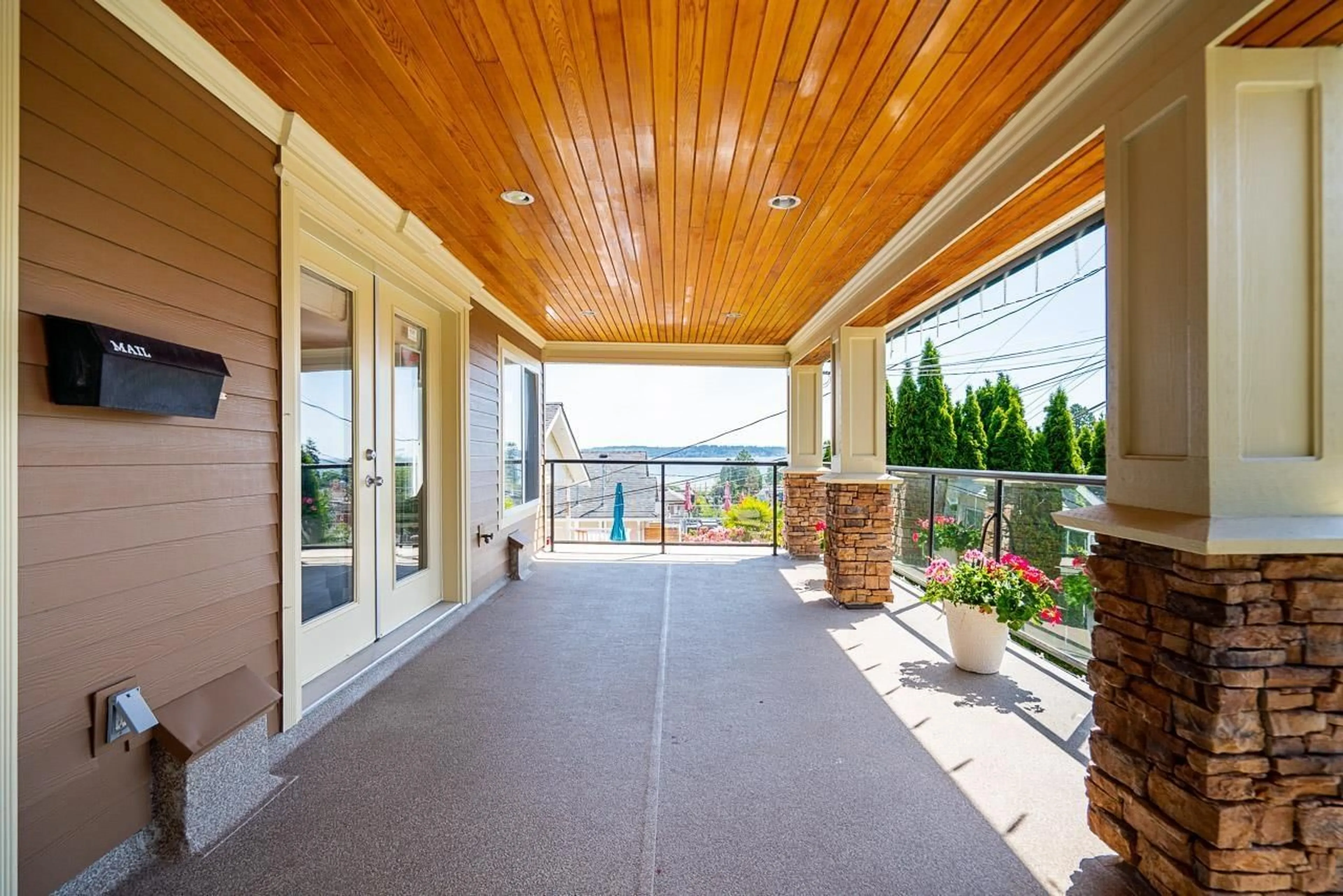 Patio, unknown for 976 PARKER STREET, White Rock British Columbia V4B4R4