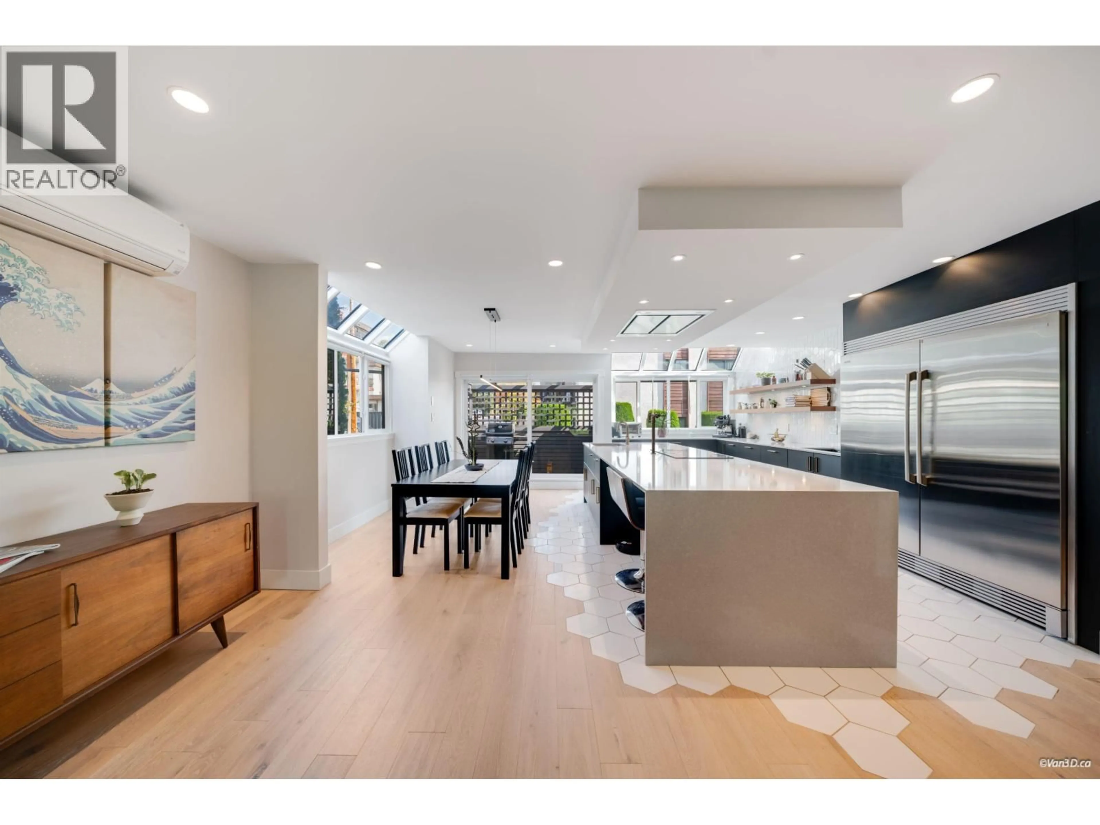Open concept kitchen, unknown for 2022 CHESTERFIELD AVENUE, North Vancouver British Columbia V7M2P6