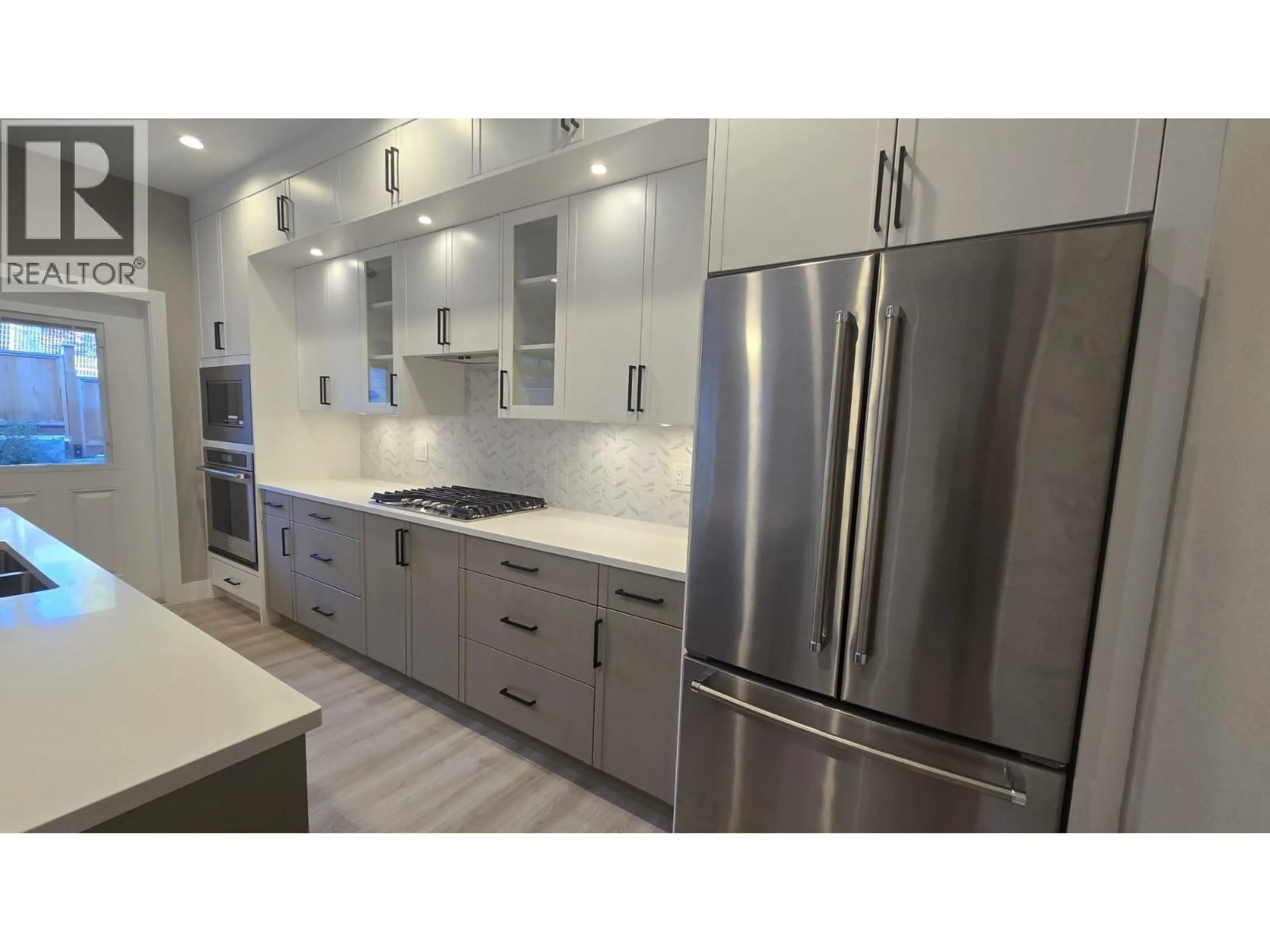 Contemporary kitchen, ceramic/tile floor for 104 - 1211 THOMAS AVENUE, Coquitlam British Columbia V3K2L1