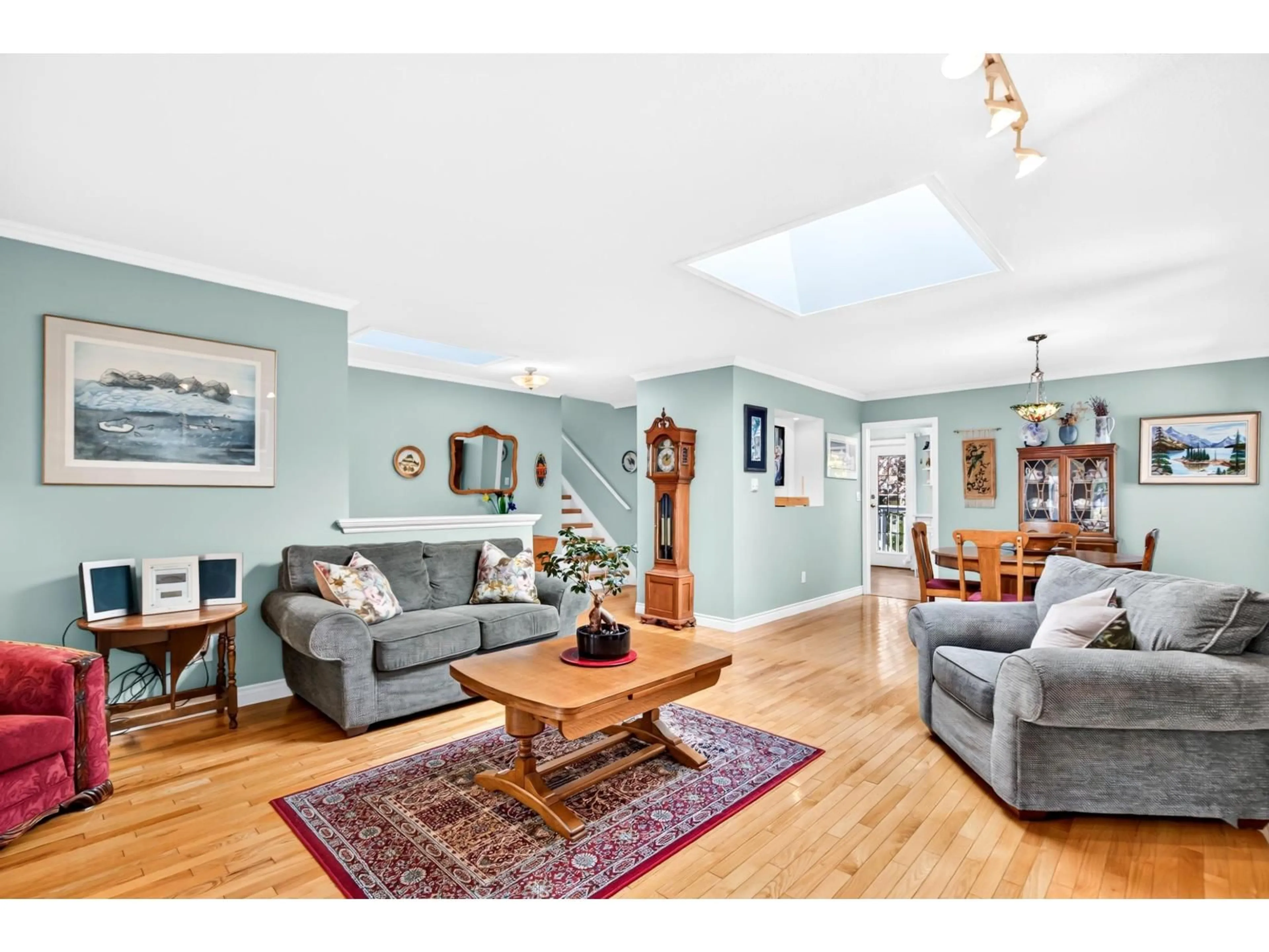 Living room with furniture, wood/laminate floor for 2181 OCEAN FOREST DRIVE, Surrey British Columbia V4A6P1