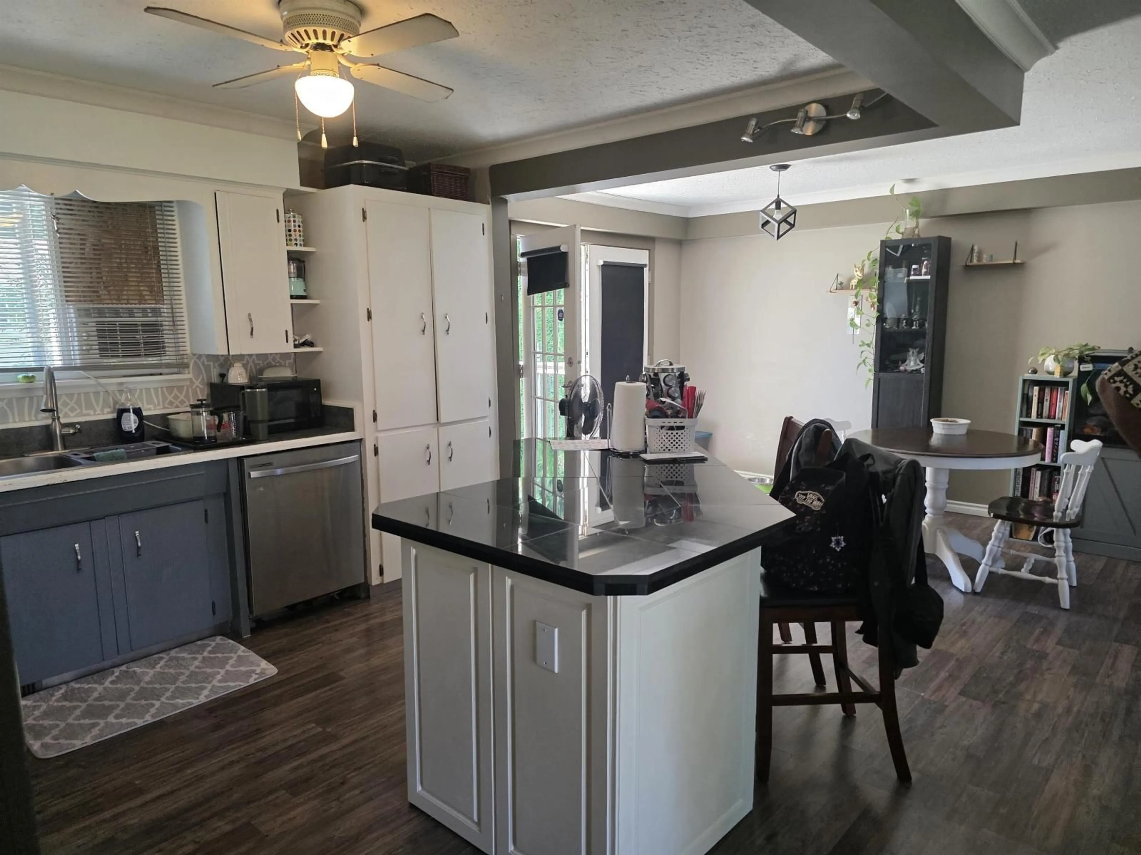 Open concept kitchen, unknown for 8135 WAXBERRY CRESCENT, Mission British Columbia V2V5C3