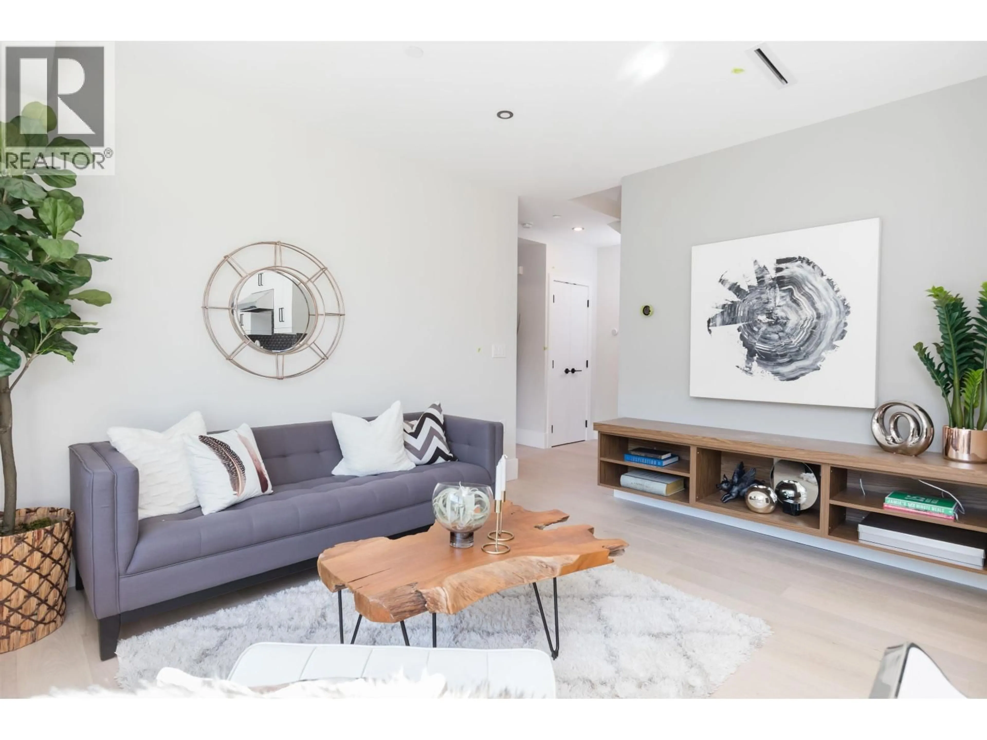 Living room with furniture, unknown for 2 - 1152 COMOX STREET, Vancouver British Columbia V6E1K5