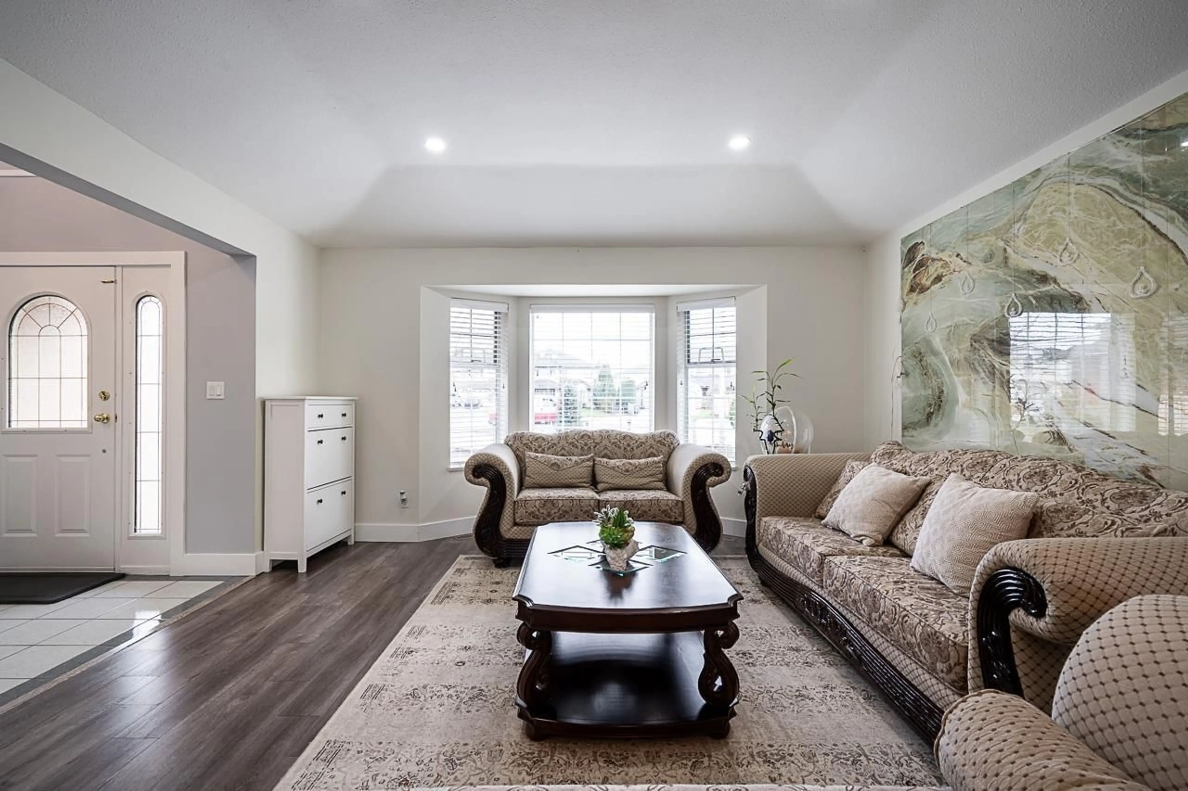 Living room with furniture, unknown for 6655 123A STREET, Surrey British Columbia V3W0Z1