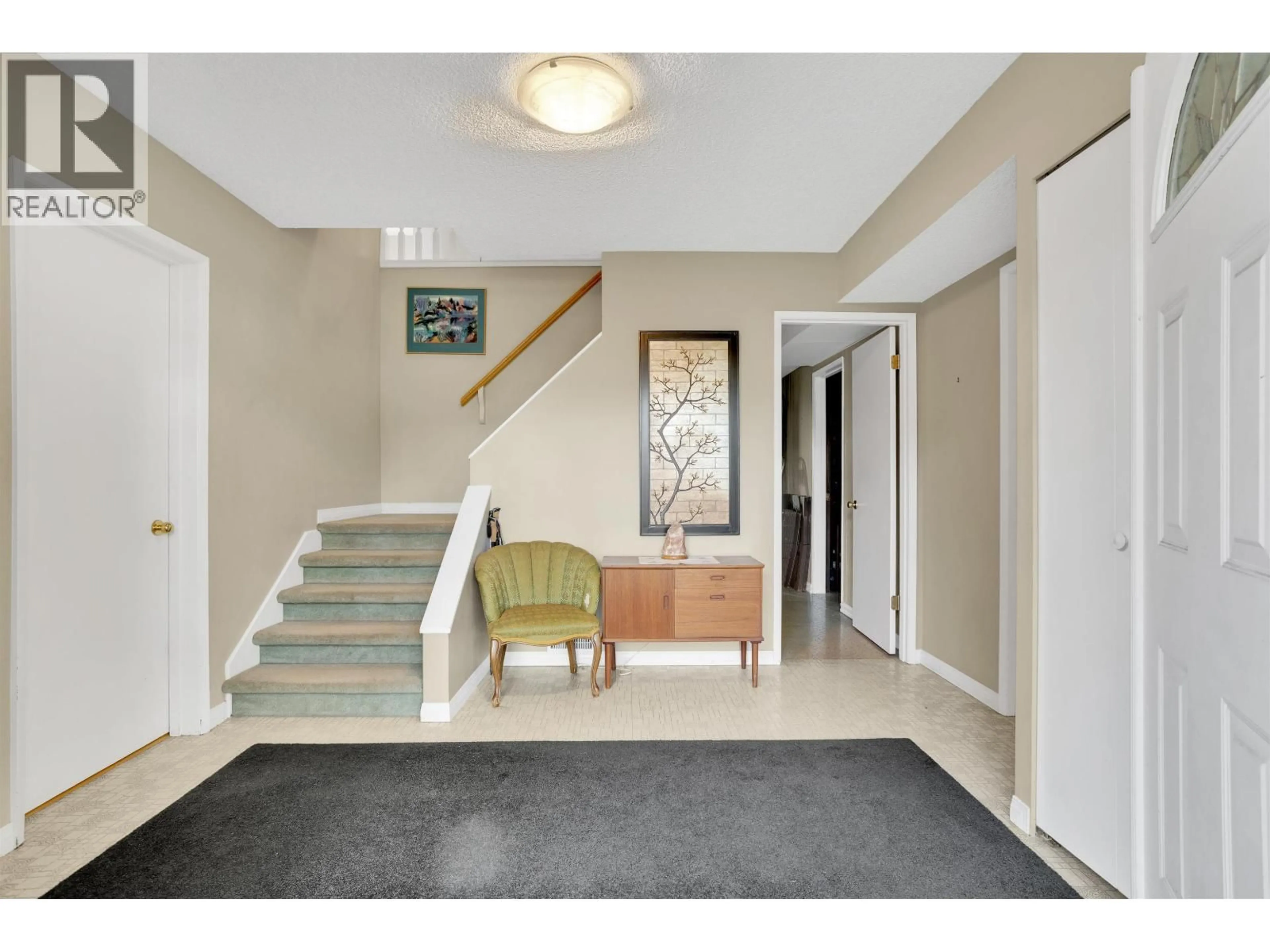 Indoor foyer for 2412 40TH AVENUE, Vancouver British Columbia V5R2V7