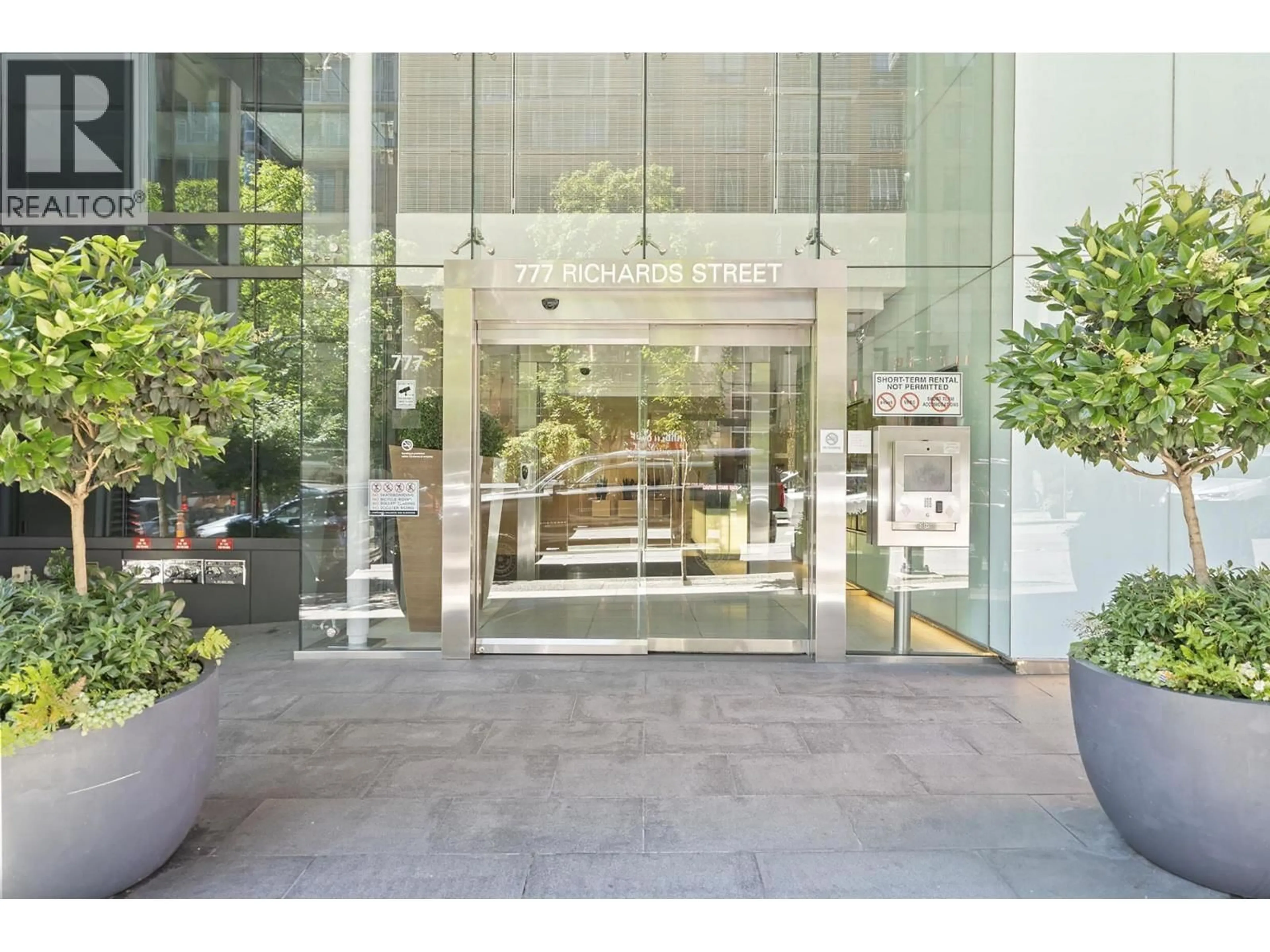 Indoor foyer for 3110 - 777 RICHARDS STREET, Vancouver British Columbia V6B0M6