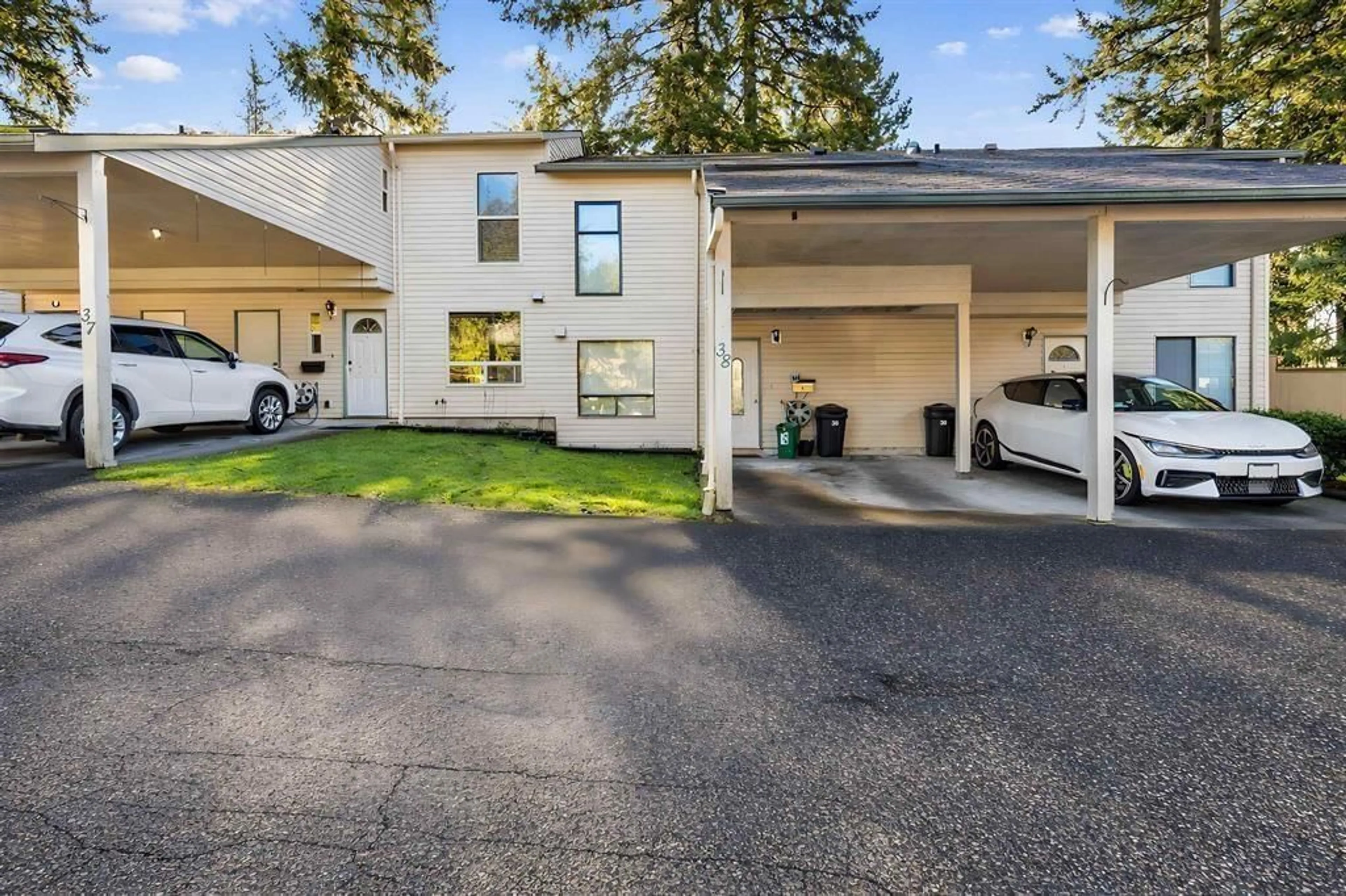 Indoor garage for 38 - 32310 MOUAT DRIVE, Abbotsford British Columbia V2T4J1