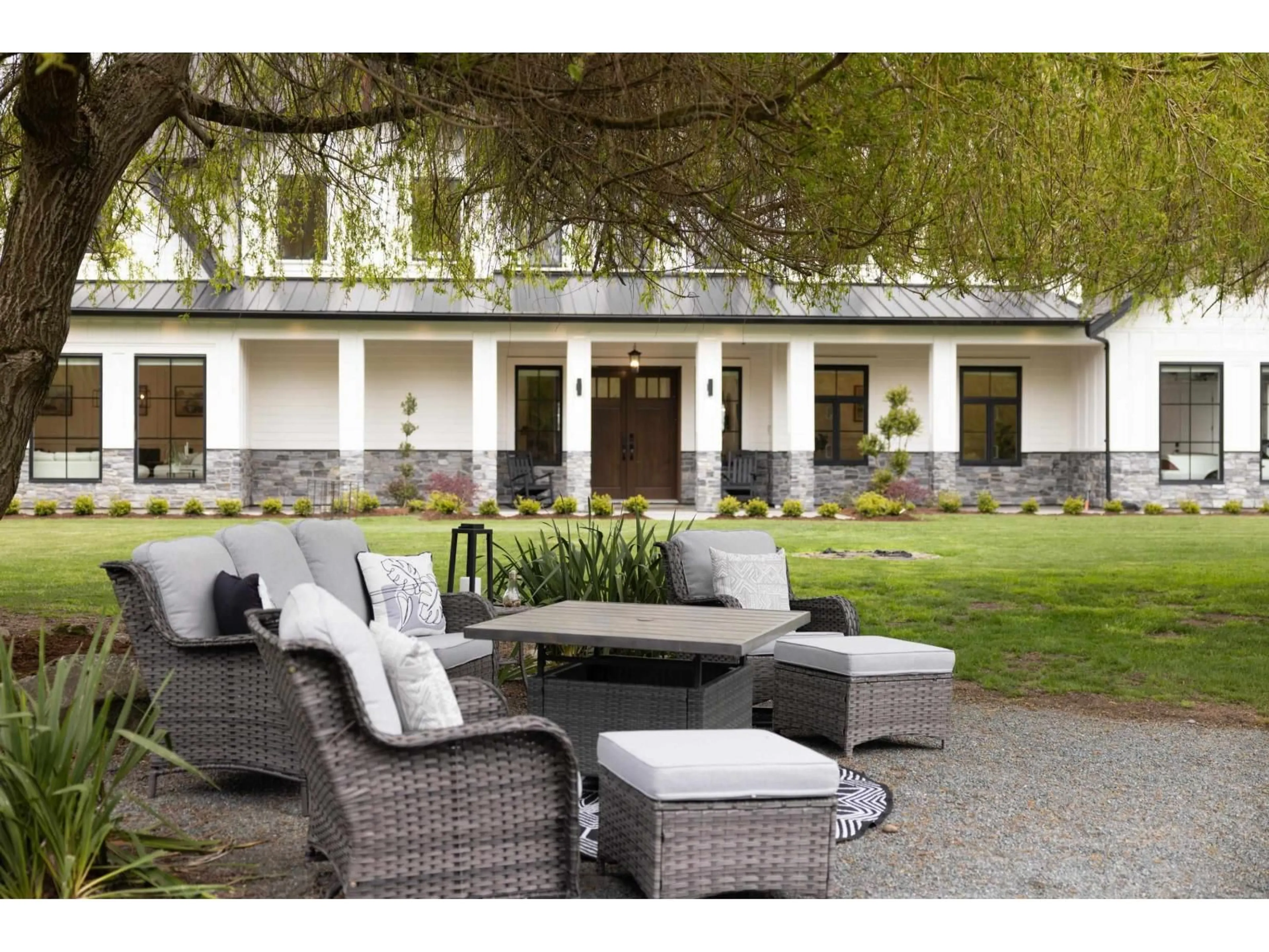 Patio, street for 1 - 606 202 STREET, Langley British Columbia V2Z1V7