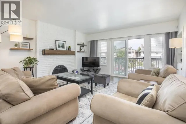 5228 HOLLYFIELD AVENUE, Richmond 3